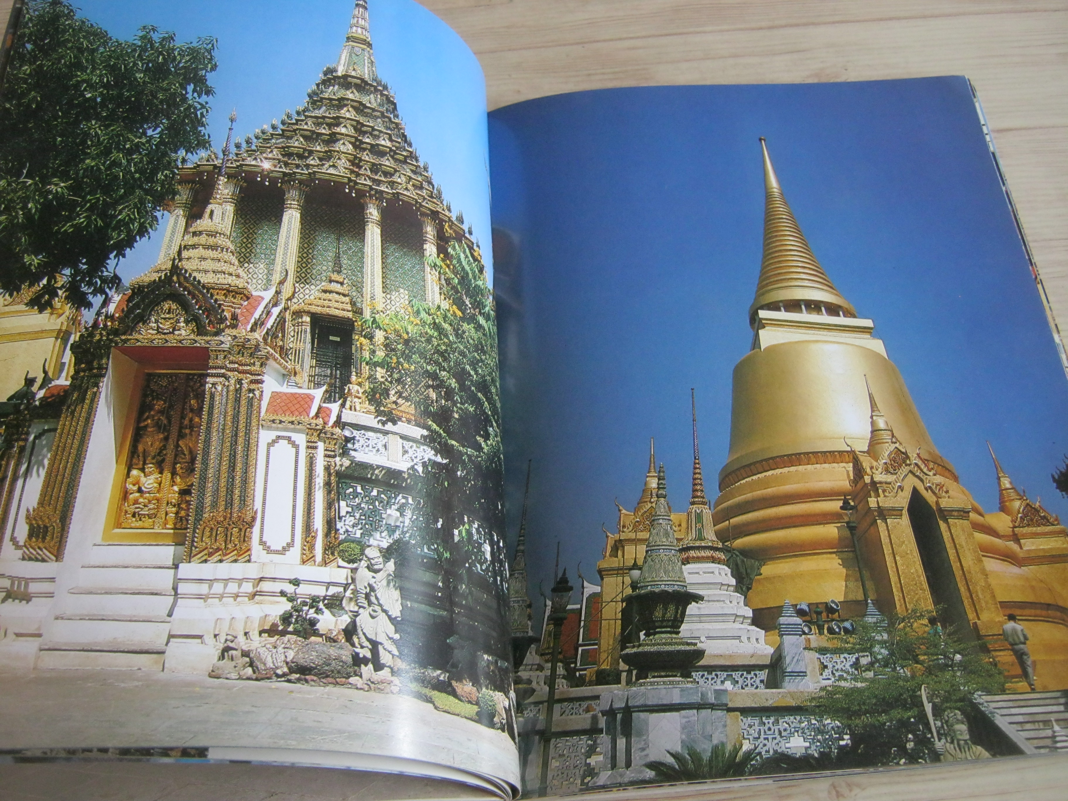 BANGKOK AYUTTHAYA PATTAYA EDIZIONE ITALIANA By Giovanna Magi (ภาพสี่สีทั้งเล่ม)