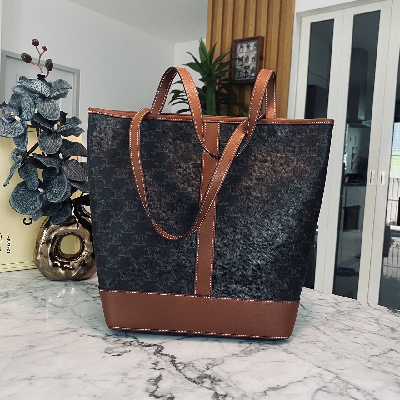 CELINE Cabas in triomphe canvas tote Bag กระเป๋าสะพายทรงโท้ทใบใหญ่ รุ่นยอดนิยม แคนวาสแท้ปั้มลายคมชัด งานสวยหรูคลาสสิคไม่มีเอ้าท์