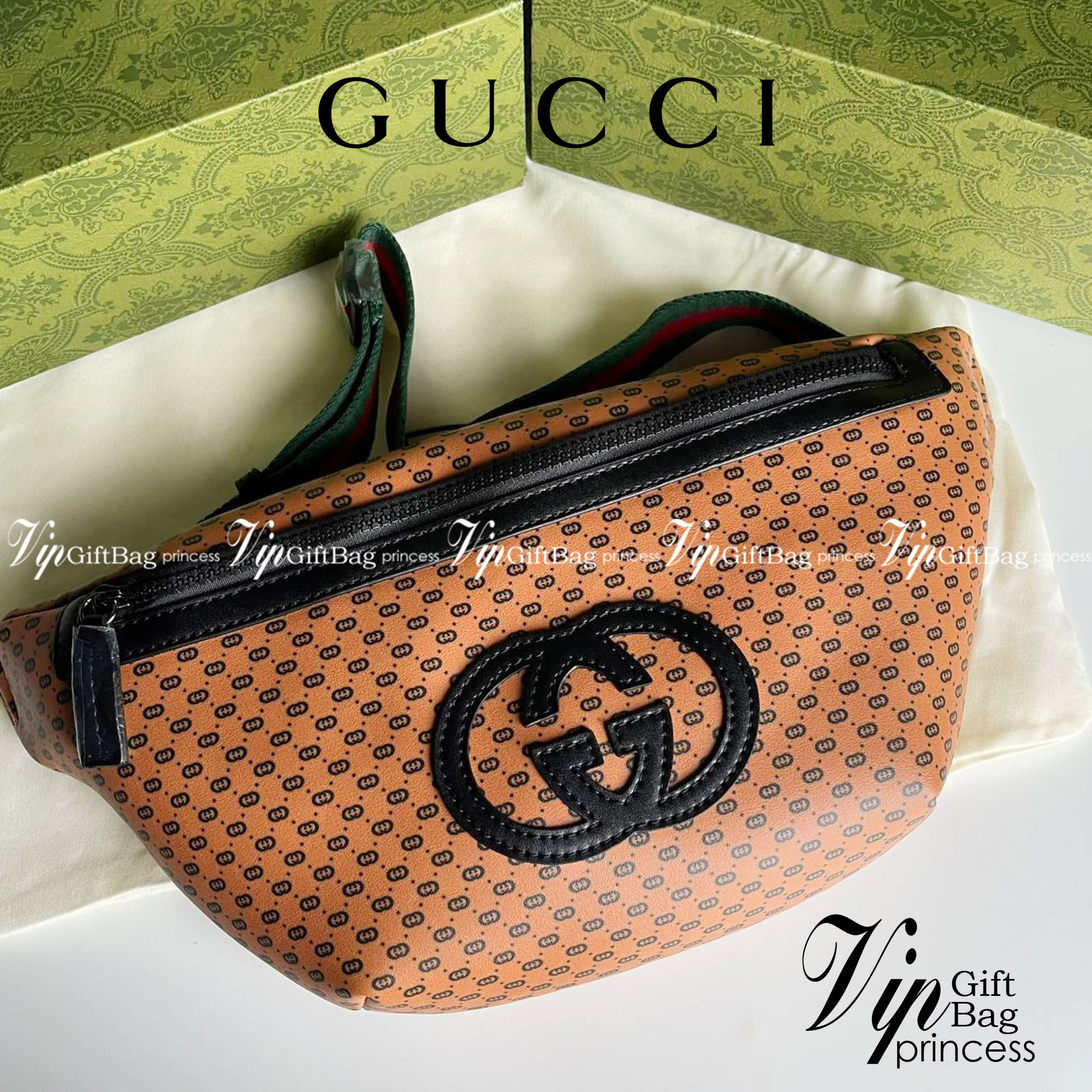 หนังแท้ GUCCI BELT BAG / GG BELT BAG กระเป๋าคาดอก/คาดเอว รุ่น Unisex ใช้ได้ทั้งหญิงชาย ภายในเป็นช่องโล่งกว้าง ใบใหญ่ขนาดมาตรฐานจุของได้เยอะ สายสะพายปรับได้ตามตัว ใบจริงเห็นแล้วหลงรัก คุ้มค่าที่สุด อีกรุ่นหนึ่งที่หลายคนตามหา งานออริสวยมาก ทำจากหนังแท้ สามา