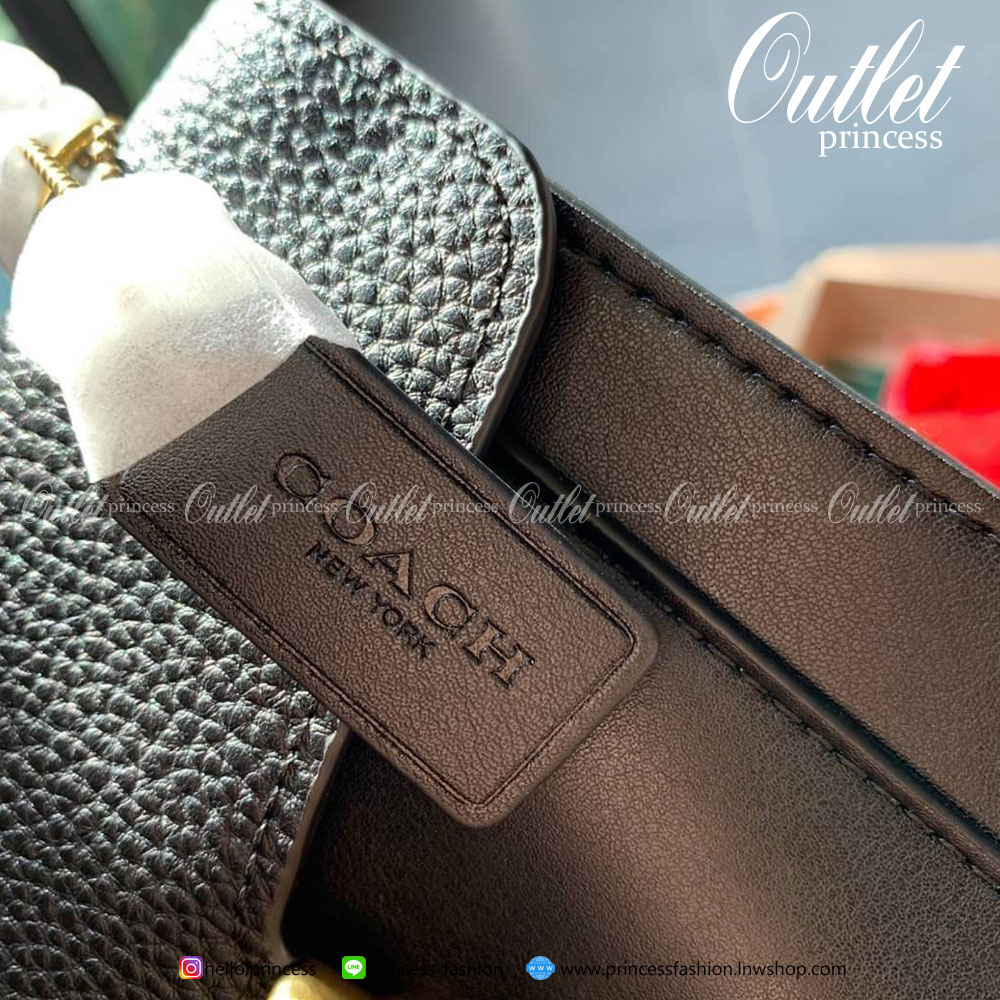 COACH TABBY TOP HANDLE 20 LEATHER BAG 💋กลับมาอีกครั้งตามคำเรียกร้องค่ะ!! กระเป๋าถือ//สะพายข้างได้ วัสดุหนังแท้อย่างดี หนึ่งใบทำหนัง2แบบได้อย่างลงตัว สวยงาม มีอะไหล่ตัวC ใหญ่ด้านหน้าโดดเด่นหรูมากๆค่ะ