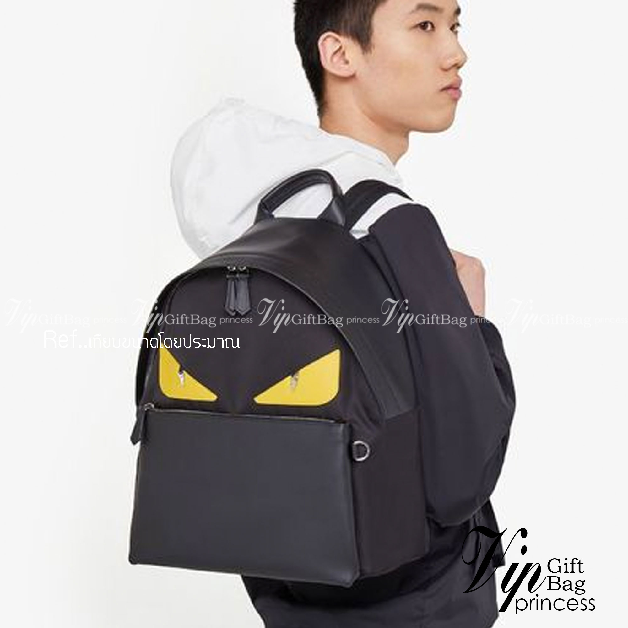 FENDI monster backpack เกรดออริจินอล FENDI Unisex Calfskin Nylon Logo Backpack กระเป๋าเป้เฟนดิ รุ่นยอดนิยมเอกลักษณ์แบรนด์ จุของได้เยอะ ใช้ได้ทั้งชายหญิง พกใบนี้ใบเดียวเอาอยู่ เป็นหนึ่งคอลเลคชั่นเด็ดที่สุดแห่งปีเลยจ้า