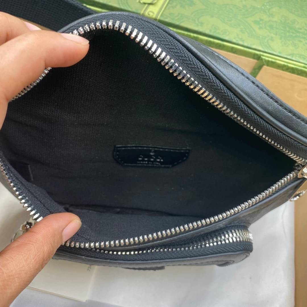 VIP 】หนังแท้ GUCCI Belt bag with Interlocking G 23CM แบบใหม่ล่าสุด ใช้ได้ทั้งหญิงชาย คาดอก คาดเอวได้ คูลๆ เลยค่าา ใบจริงสวย น่าใช้มากๆ สะพายวันไหนๆได้หมด สินค้าพร้อมส่ง มีมาจำนวนจำกัด ห้ามพลาดค่ะ! กระเป๋าคาดอกด้านหน้า//คาดไปทางด้านหลัง//หรือคาดเอวได้ ตามแ