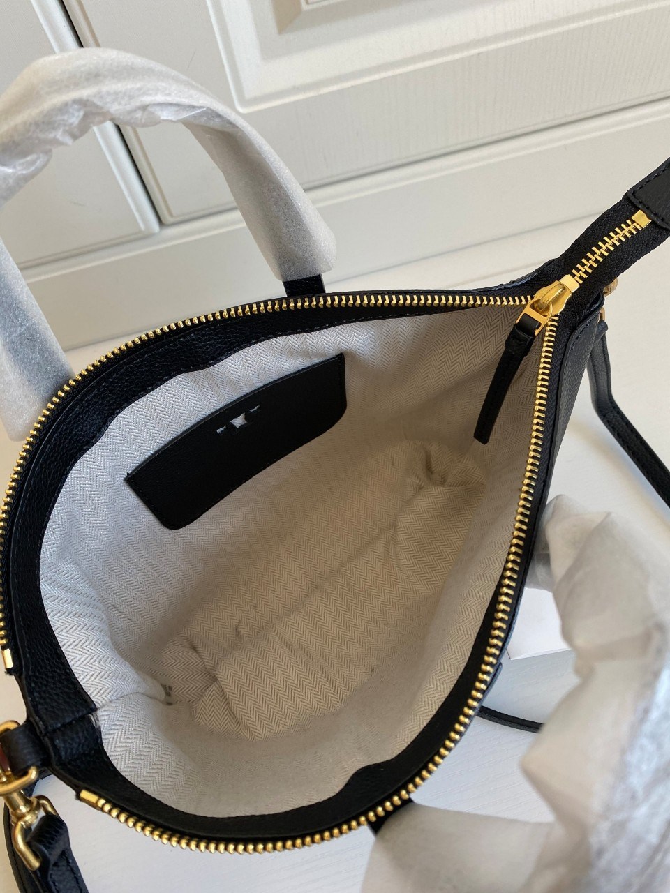 Tory Burch Mcgraw Colorblock Mini Top Zip Satchel กระเป๋าสะพายทรงสวย ใบขนาดเล็กกำลังดี *วัสดุหนังแท้ทั้งใบ หนังสวยมาก