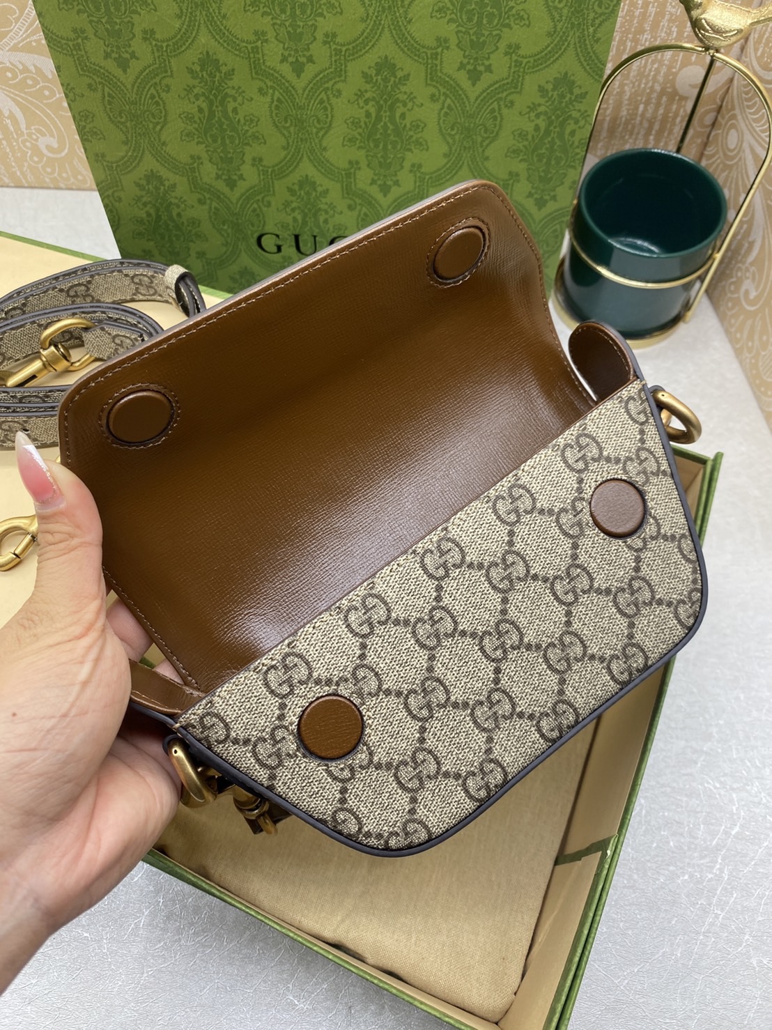 GUCCI GG top handle mini bag with Web in Brown เกรดเทพออริจินอล 1:1 ใช้งานต่างประเทศได้ รุ่นใหม่ล่าสุด ฉลองปีกระต่ายด้วยความสดใส เริ่มต้นปีกระต่ายและฤดูใบไม้ผลิอย่างสดใส GG