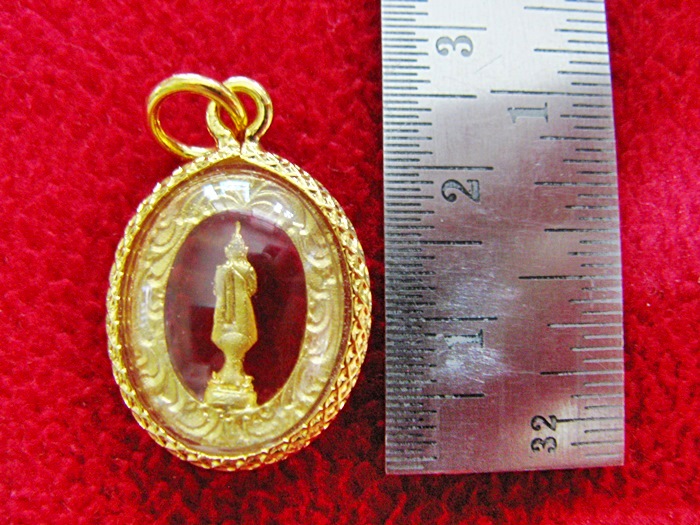 สินค้าหมดค่ะ จี้พระประจำวันเกิดวันศุกร์ ปางรำพึง ล้อมเพชรเลี่ยมกรอบลายผ่าหวายทองไมครอนค่ะ