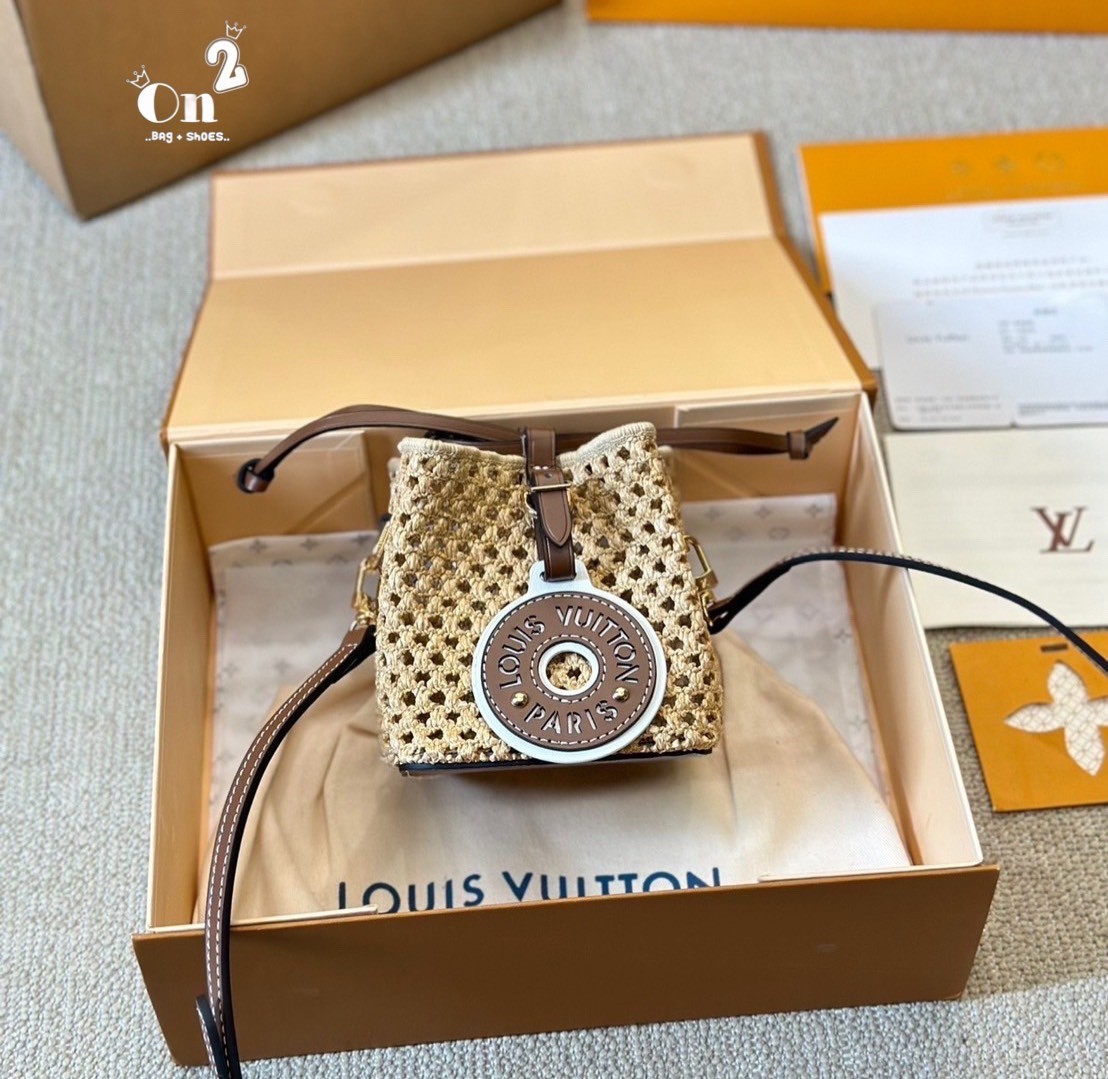 LV Noé Purse bag Raffia bag 5" / LV Bucket Bag กระเป๋าสานทรงบัคเก็ตไซส์มินิ ดีไซน์ใหม่สุดเอ็กซ์คลูซีฟจากเส้นใยถักแบบโครเชต์ พร้อมสายสะพาย ใช้ในวันสบายๆ ผ่อนคลาย เรียบหรูดูมีสไตส์