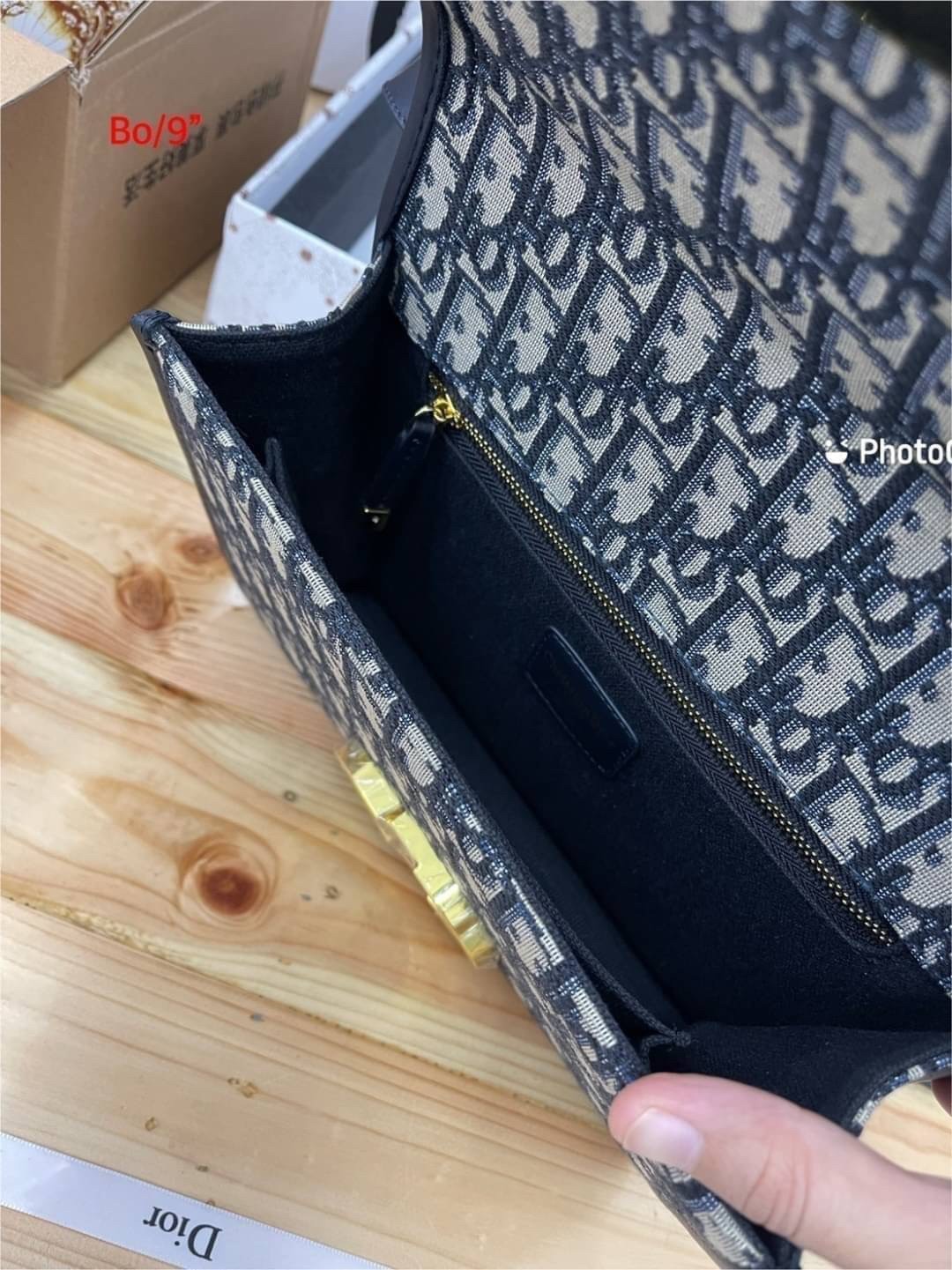 DIOR SET BAG / DIOR 30 Montaigne Bag / DIOR ANAGRAM BOX SET / CD LIMITED EDITION GIFT BOX WITH GOLD STAR BOUTIQUE SET พร้อมเสิร์ฟครบชุด แรร์ไอเท็ม ที่ถูกรวมไว้ในหนึ่งเดียว กับ gift box limited จัดให้ทั้งกระเป๋าสะพายสุดหรู กระเป๋าสตางค์ใบสั้นรุ่นคลาสสิค