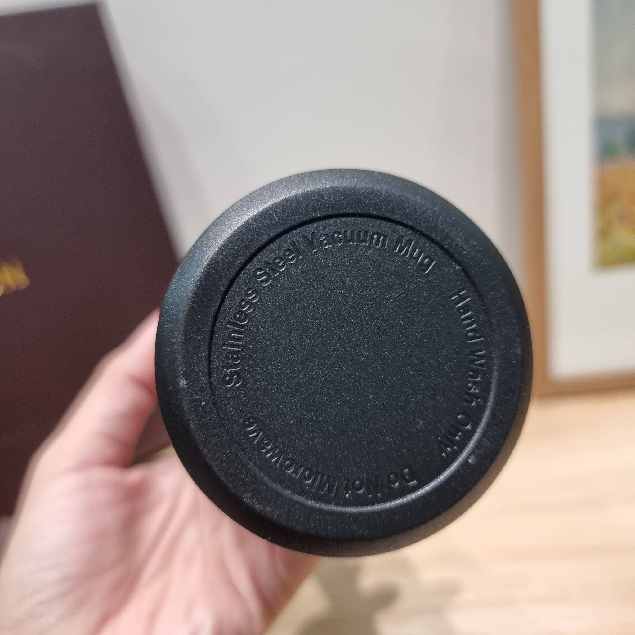 LV tumblr With digital temperature display SET Booknote / LV gift box สุดยอดไอเท็มใน box set ที่เหมาะแก่การเก็บสะสม หรือจะส่งให้เป็นของขวัญในช่วงปีใหม่ก็ดีงามที่สุด จัดมาให้ทั้งสมุดจดบันทึกเล่มลิมิเต็ด ที่ตัดขอบกระดาษด้วยสีทองหรู ปากกาเข้าเซ็ท และกระบอกน้