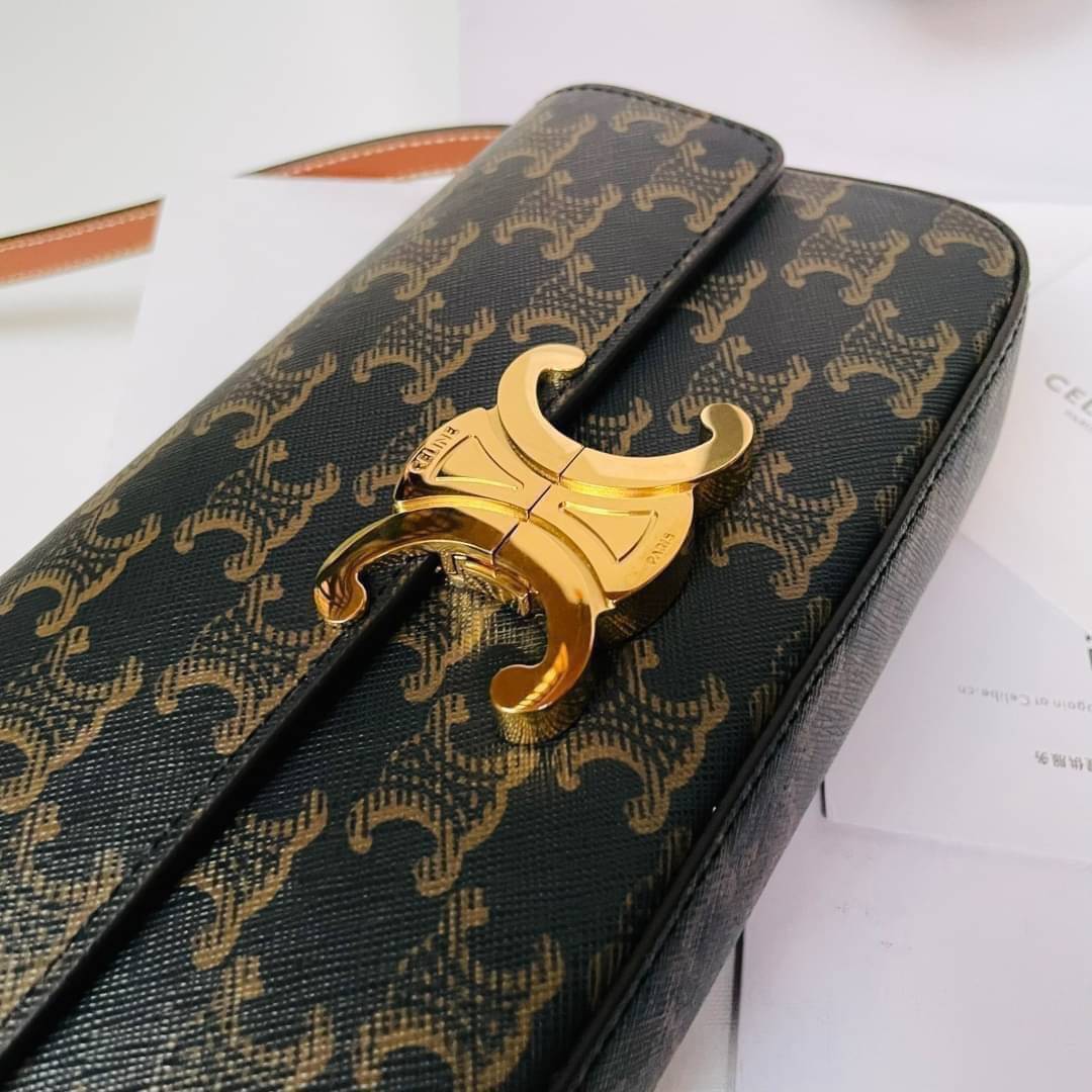 ORI CELINE Triomphe Shoulder Bag in Triomphe canvas and calfskin Tan เกรดออริจินอล หนังแท้ พร้อมส่งที่ไทย ภาพถ่ายจากงานขายจริง ใช้งานต่างประเทศได้