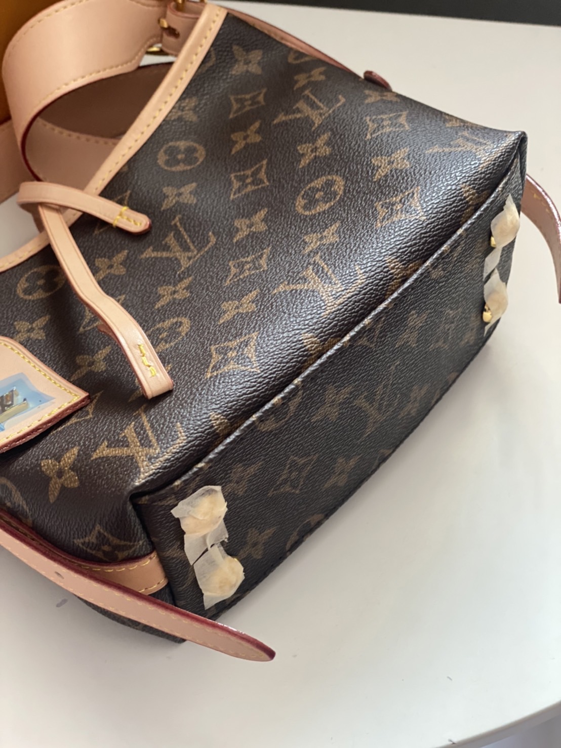 Small 20cm LV CarryAll Monogram / LV HOBO BAG เกรดออริจินอล พร้อมส่งที่ไทย ขนาดใหม่ ไซส์กะทัดรัดน่าใช้ กระเป๋าถือแคนวาสแต่งขอบหนัง ผสานเสน่ห์สวยงามเข้ากับดีไซน์ที่ง่ายต่อการใช้งาน พกพาไปได้ทุกที่