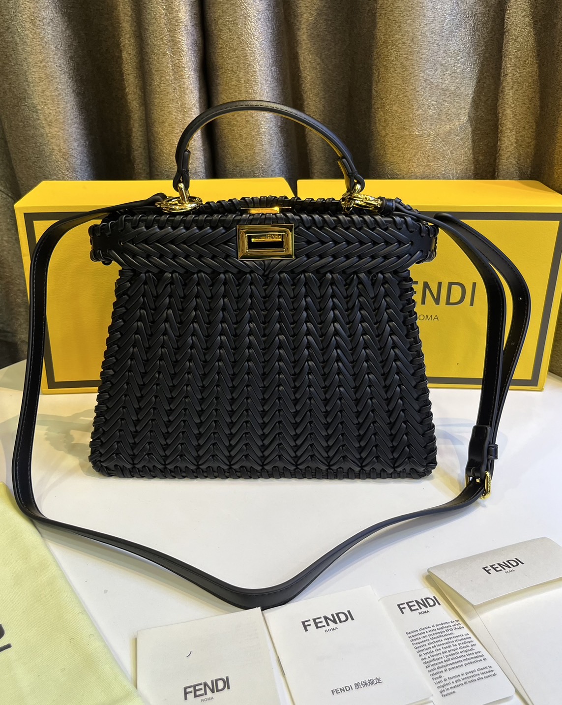 พร้อมส่ง 3 สี FENDI Peekaboo ISeeU Medium interlace leather bag กระเป๋าสะพายดีไซส์สาน ใช้ได้ 2 ด้าน 🧡 เกรดออริจินอล 1:1 สลับแท้