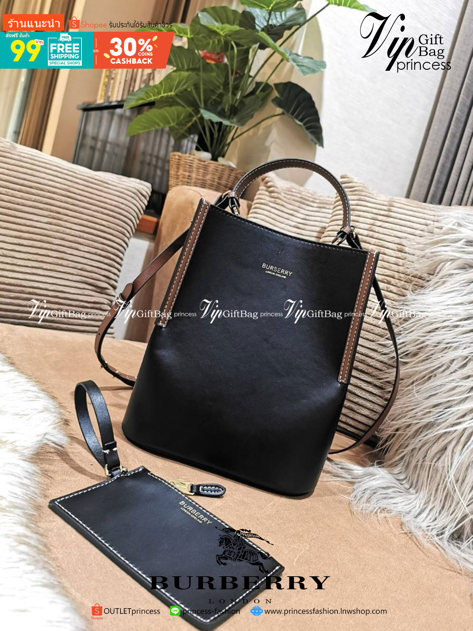 BURBERRY FRAGRANCES BUCKET BAG GIFT WITH PURCHASE พรีเมี่ยมกิ๊ฟ Limited Edition จาก BURBERRY PERFUME วัสดุหนังแท้ CalfSkin สวยหรูอยู่ทรง มาพร้อมกระเป๋าคลัชเล็กเข้าชุดกันสายคล้องสามารถถอดแยกใช้ได้ ภายในโล่งกว้างและจุสามารถใส่กล้อง มือถือ ของใช้ได้เยอะ หูจั