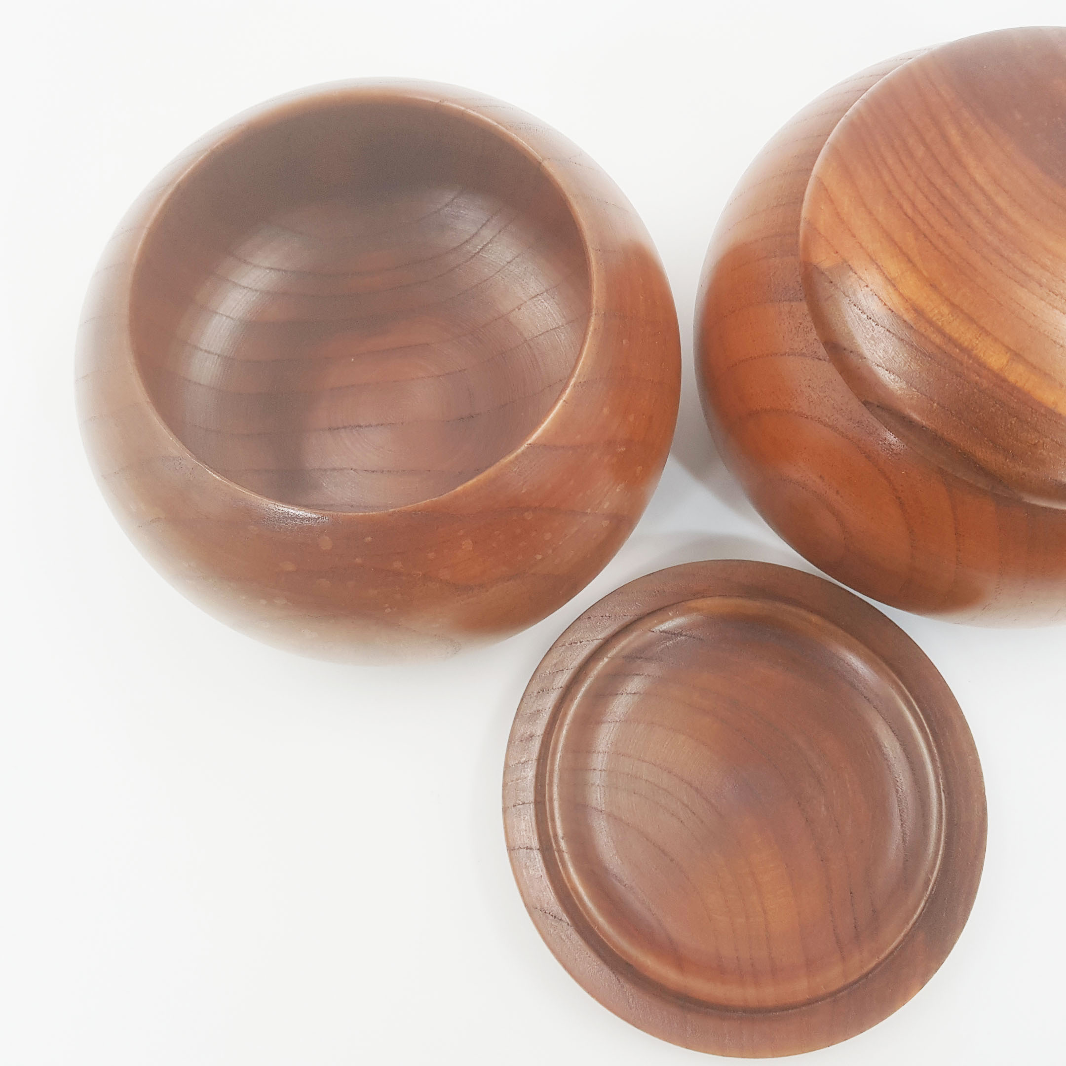 โถหมากล้อมไม้พุทรา