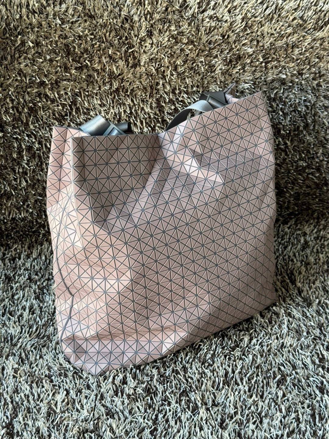 พร้อมส่ง 5 สี Baobao Issey Miyake Cart S geometric tote bag กระเป๋าถือทรงโท้ทลายเรขาคณิต 🧡 เกรดออริจินอล 1:1 สลับแท้ ใช้งานต่างประเทศได้