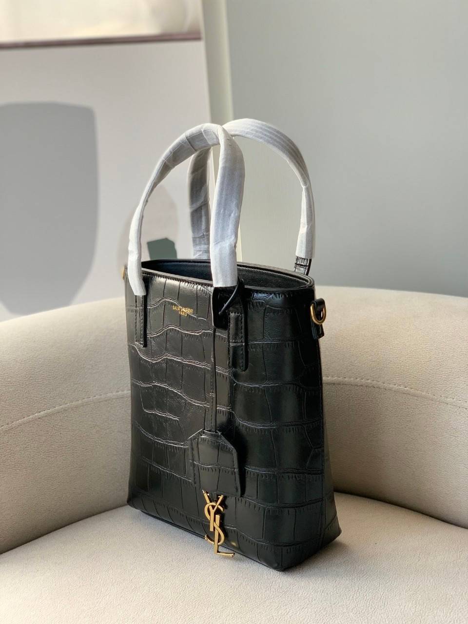 Large YSL CROC TOTE / YSL Toy croc-effect leather tote bag พร้อมส่งครบสองไซส์ *คู่ดูโอ้ สวยแบบตะโกนนน YSL BAG VIP วัสดุหนังสังเคราะห์ หนังนิ่มลายจรเข้เต็มใบ สวยหรูมาก