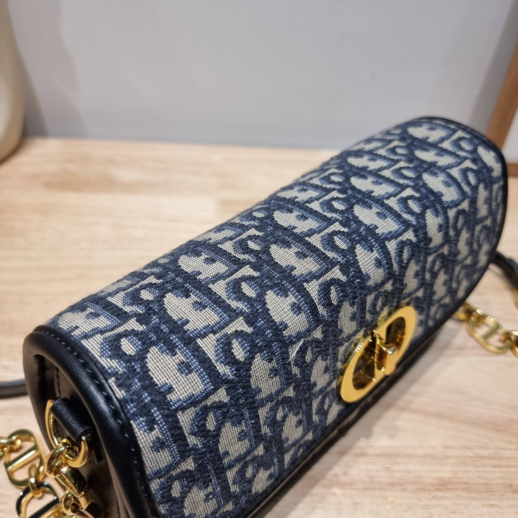 DIOR 30 MONTAIGNE AVENUE BAG สวยหรู ดีเทลแพง ต้องยกให้ไอเท็มนี้เลย กับกระเป๋าสะพายข้าง