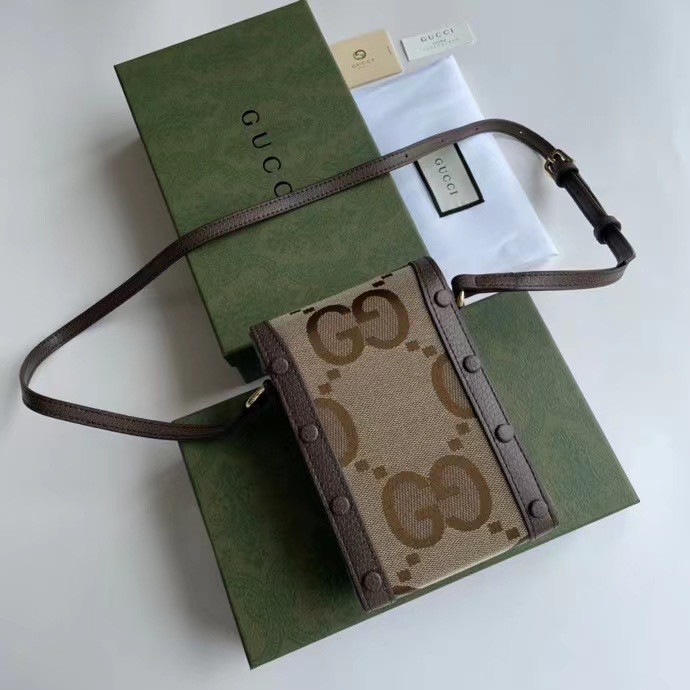 Gucci Jumbo GG mini bag / Gucci Phone Bag เกรดใช้งานสลับใบจริงได้ ออริจินอล รุ่นยอดฮิต ไซส์มินิ ที่ใครๆก็ต้องรู้จัก!! กับคอลเล็กชั่น Gucci Love Parade กระเป๋าขนาดมินิใบนี้รังสรรค์ด้วยผ้าแคนวาส GG จัมโบ้พร้อมตกแต่งด้วยฮาร์ดแวร์ฮอร์สบิต