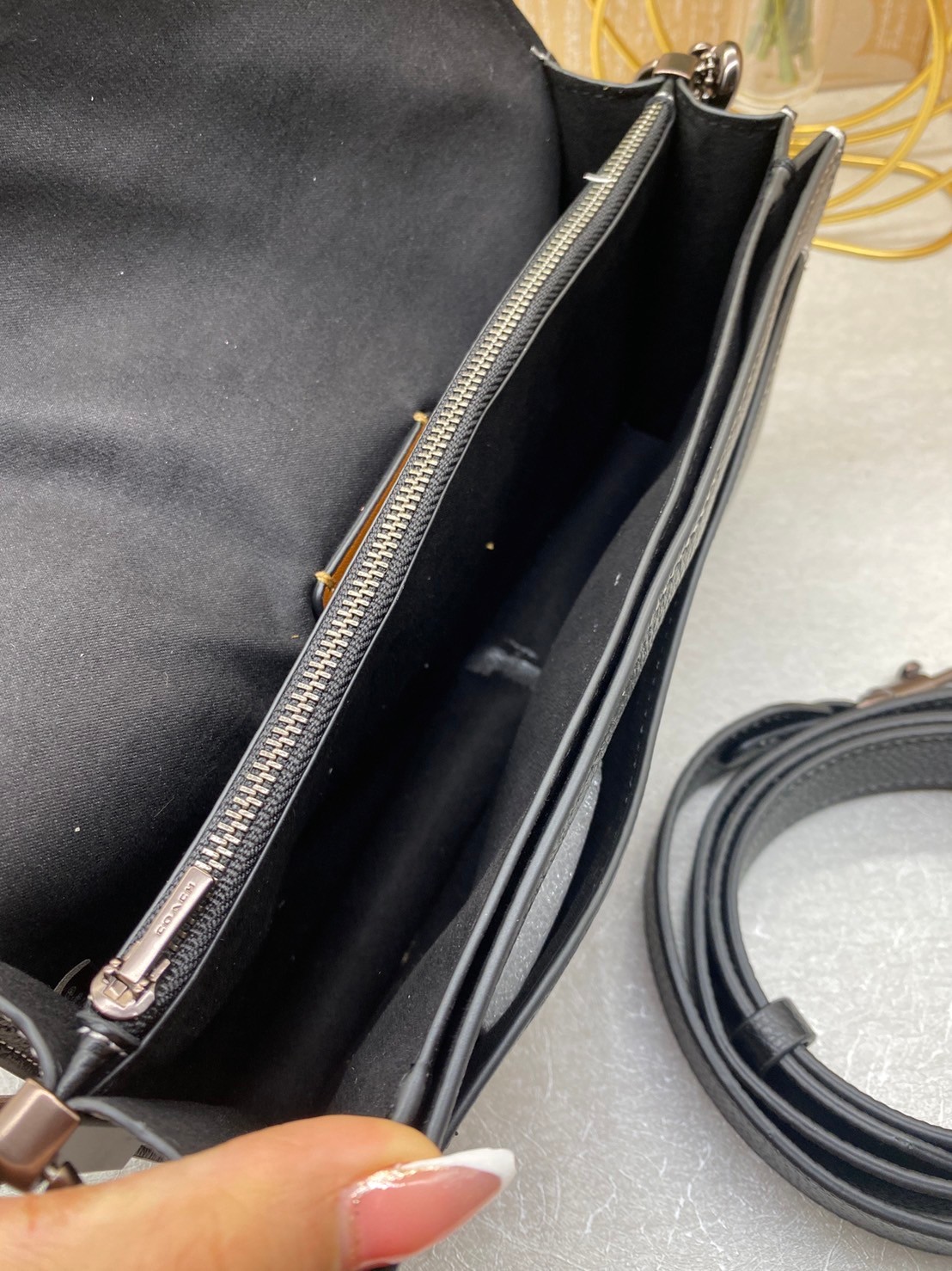 COACH TABBY CROSSBODY WRISTLET 26cm สีใหม่ล่าสุด ต้อนรับสงกรานต์นี้ รุ่นนี้ต้องเข้าแล้ว พกพาได้ตลอดวันเลย ห้ามพลาดค่ะ!