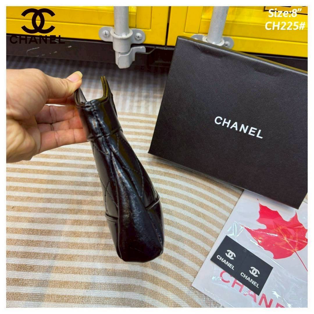 Chanel 31 Mini Shopping Bag กระเป๋าสะพายพร้อมหูจับในตัวทรงสวยมาก ขนาดกำลังดี ปุ๊กปิ๊กน่ารัก ใช้งานสะดวก แมทชุดง่าย ทุกลุค ทุกสไตล์ เป็นไอเท็มสวยรับทรัพย์ก่อนปีใหม่ได้เลย