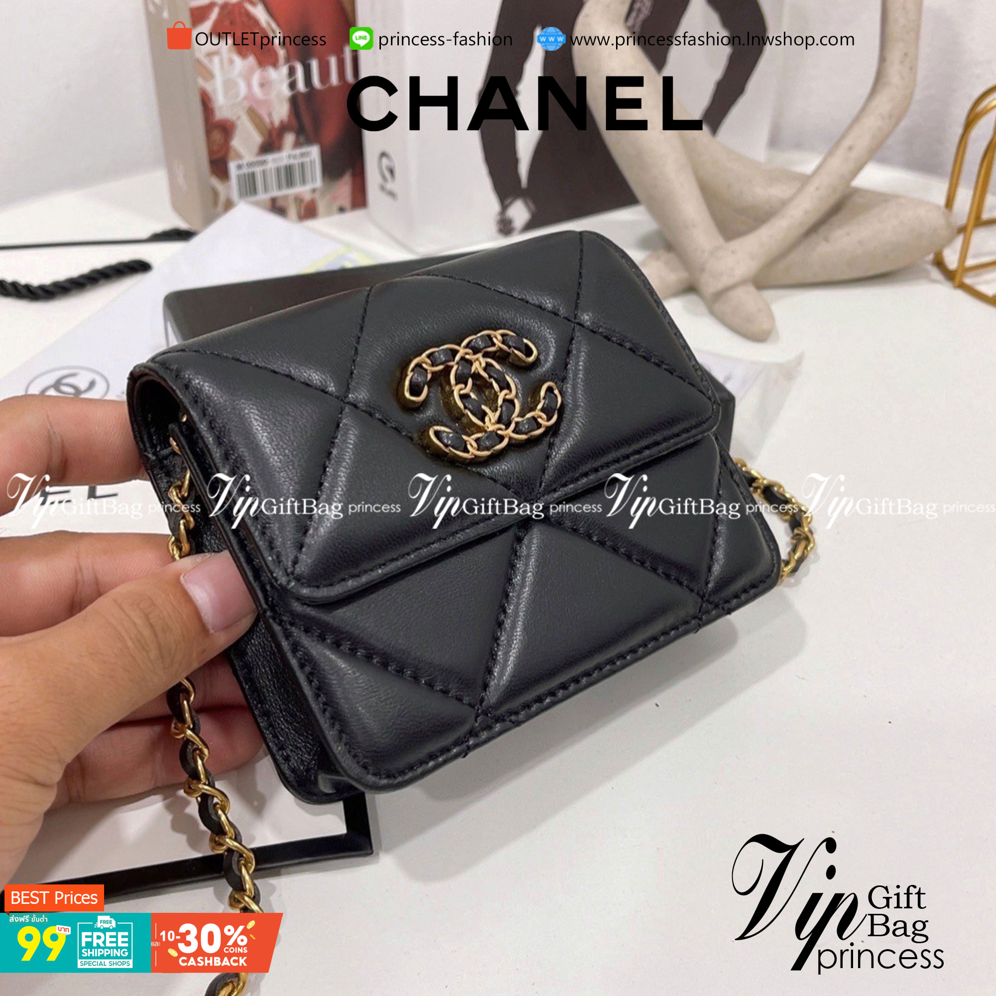 VIP 】CHANEL BLACK WALLET MINI BAG VIP GIFT WITH PURCHAS-GWP รุ่นยอดนิยมไอเท็มฮิตวัสดุหนังคาเวียร์สวยคลาสสิคเปิดปิดด้วยฝาปิดกระดุมด้านหน้ามีโลโก้แบรนด์อะไหล่ทองสวยหรูดูดีมาพร้อมสายโซ่ทองร้อยหนังจะสะพายไหล่ หรือ Crossbody ก็ดูดี ภายในมีโลโก้และช่องแบ่งสามาร