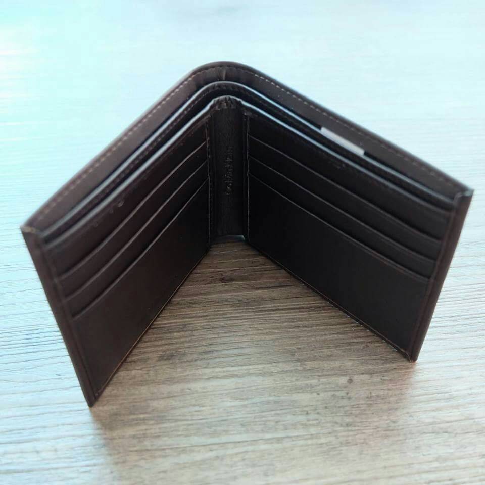 Calvin Klein Leather Credit Card Fold with Metal Clip Key Fob Set กระเป๋าสตางค์ใบสั้น Set สุดคุ้มมอบให้เป็นของขวัญหรือใช้เองก็แนะนำค่ะ