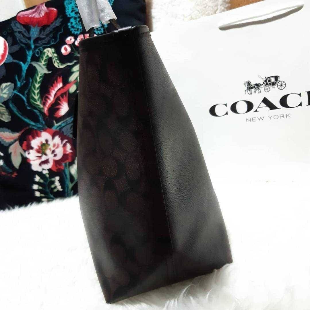 COACH C5696 CITY TOTE IN SIGNATURE CANVAS กระเป๋าถือทรงโท้ทใบใหญ่ ใส่ของได้ของครบครัน