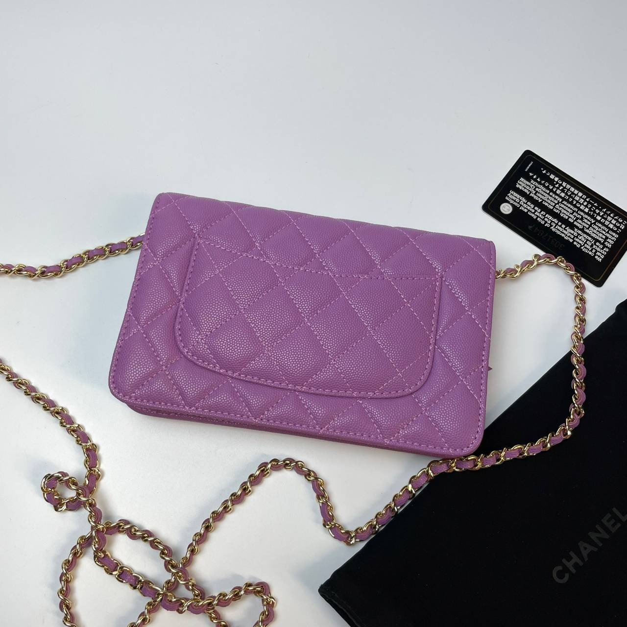 VIP 】หนังแท้ CHANEL WOC style โทนสีพาสเทล กระเป๋าสะพายทรงสวยตลอดกาล วัสดุหนังลายคาเวียร์ เนื้อนุ่ม อยู่ทรงคุณภาพดีตามแบบฉบับของแบรนด์ น้ำหนักเบา ด้านหน้ามีโลโก้แบรนด์อะไหล่หรู มีช่องใส่บัตร ใส่ของจุกจิก เปิดปิดด้วยฝาปิดกระดุม ซับในหนัง ตัวจริงสวยมากๆถูกใจ