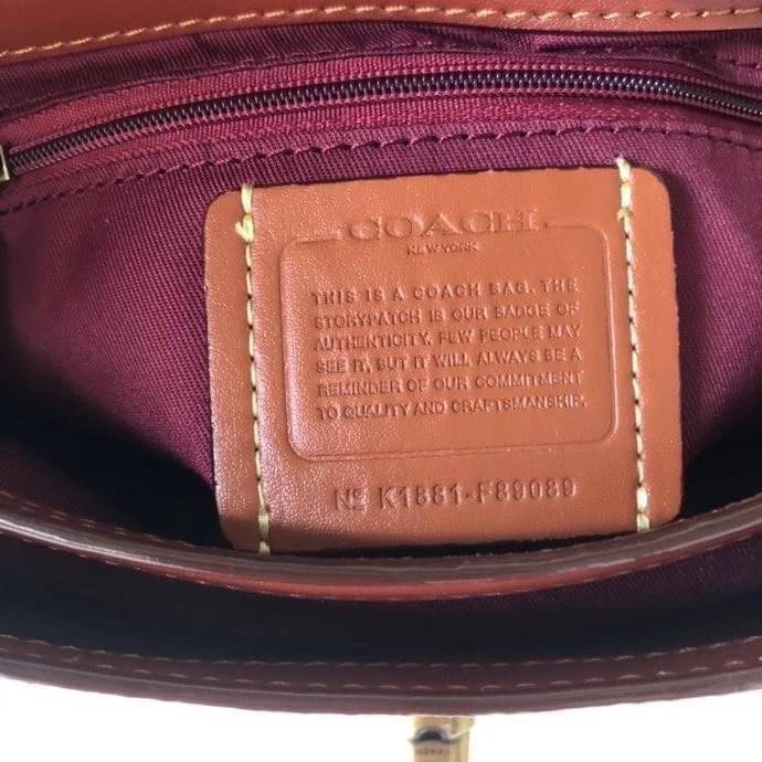 3สาย Coach 89089 Cassie Crossbody 19 In Signature Canvas เรียบหรู ดูดี ต้องไอเท็มนี้เลยจ้า กระเป๋าถือ/สะพายข้าง สุดพิเศษ!! มีสายมาให้ถึง 3 แบบ!! สลับใช้แมทช์ตามสไตล์ได้เลย วัสดุหนังแคนวาสสลับหนังเรียบ เปิด-ปิดด้วยตัวบิดล็อค ภายในแบ่งสัดส่วนอย่างดี ใส่ของไ