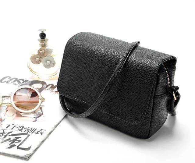 กระเป๋าสะพาย H&M รุ่น cross body bag มี 4 สี : ดำ , ชมพูนู๊ด , เหลือง , มิ้นท์