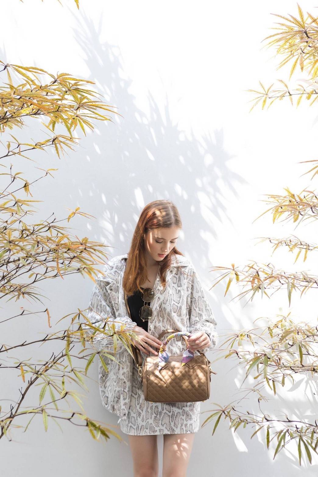 สินค้าขายดี ขนาด มินิ สวยมากคะ >> รุ่น KEEP leather Pillow bag สวย น่ารัก ขนาดตอบทุกโจทย์การใช้งาน เห็นแล้ว **หลงรักเลยคะ ตัวกระเป๋าขนาดกำลังดี ปักลายตารางสวย จุของคุ้ม หนังชนิดพิเศษ สวยมาก ดูแลรักษาง่าย มาพร้อมสายสะพาภายในมีช่องซิป และช่องใส่ของจุก