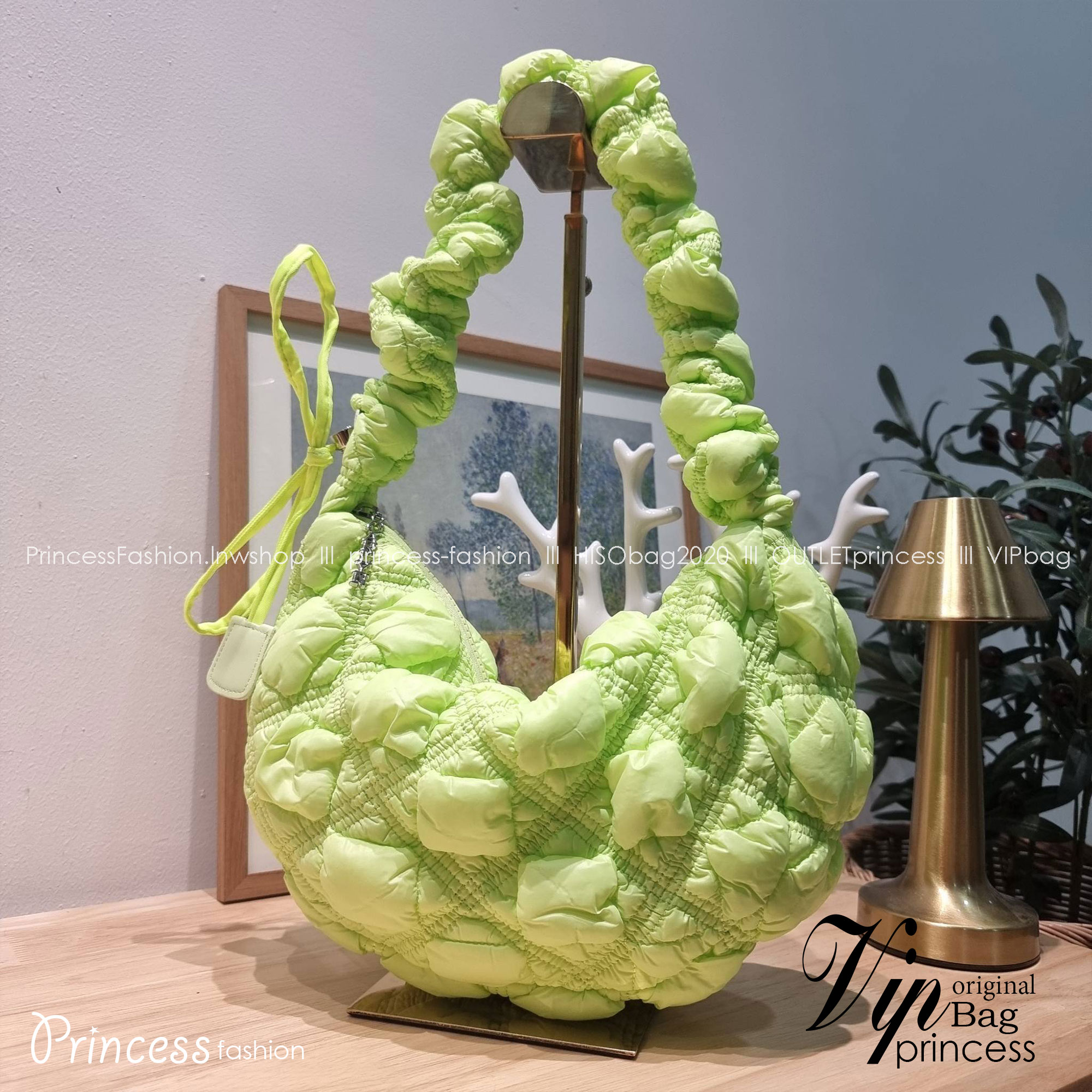 Carlyn cozy bag / Carlyn glaze bag 13 สีพร้อมส่ง อีกหนึ่งคอลเด็ด ที่ฮิตแบบฉุดไม่อยู่ กับไอเท็มนุ่มนิ่มจากเกาหลี พร้อมสีใหม่ล่าสุด กระเป๋าสะพายก้อนเมฆสุดเก๋ ที่สามารถใช้ได้หลากหลาย