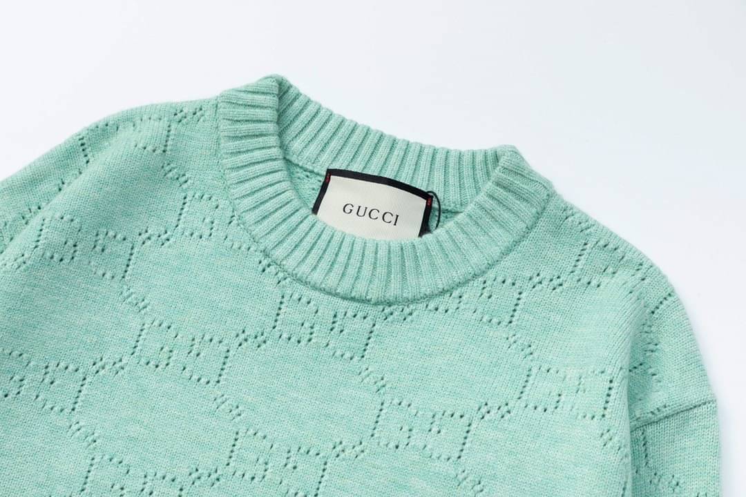 GUCCI Sweater / GUCCI Pullover aus Wolle mit GG งานเกรดออริจินอล มีป้ายแท็กที่คอเสื้อทุกตัว ใส่ได้ทั้งผู้หญิงผู้ชาย พร้อมส่งที่ไทย ภาพสินค้าถ่ายจากงานขายจริง ใช้งานต่างประเทศได้