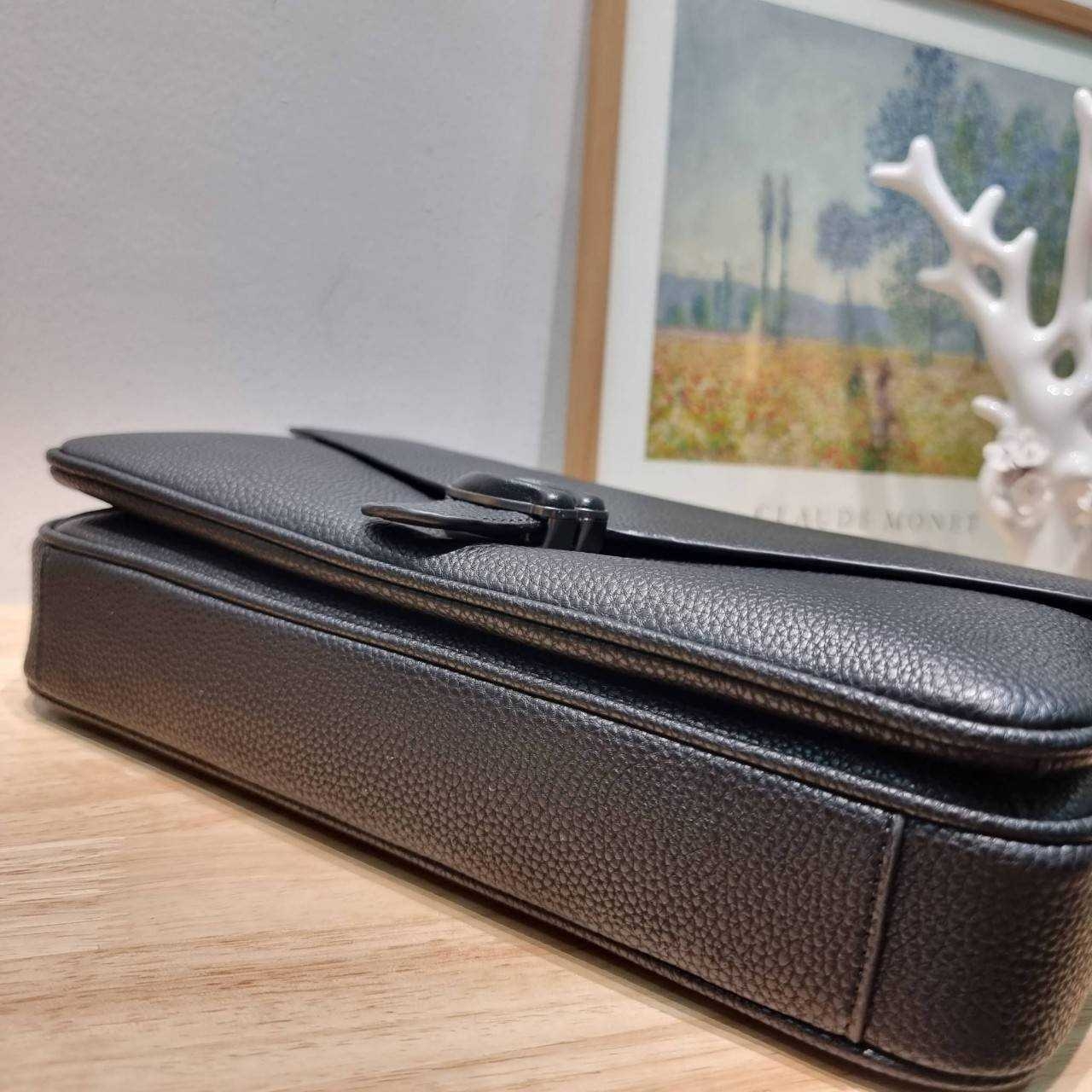 COACH Soft Tabby Messenger In Signature Canvas C8430 CH769 ไอเท็มที่หนุ่มๆต้องไม่พลาด กระเป๋าทรงแมสเซนเจอร์ใบใหญ่กำลังพอดี พร้อมด้วยสายสะพาย 2 เส้น