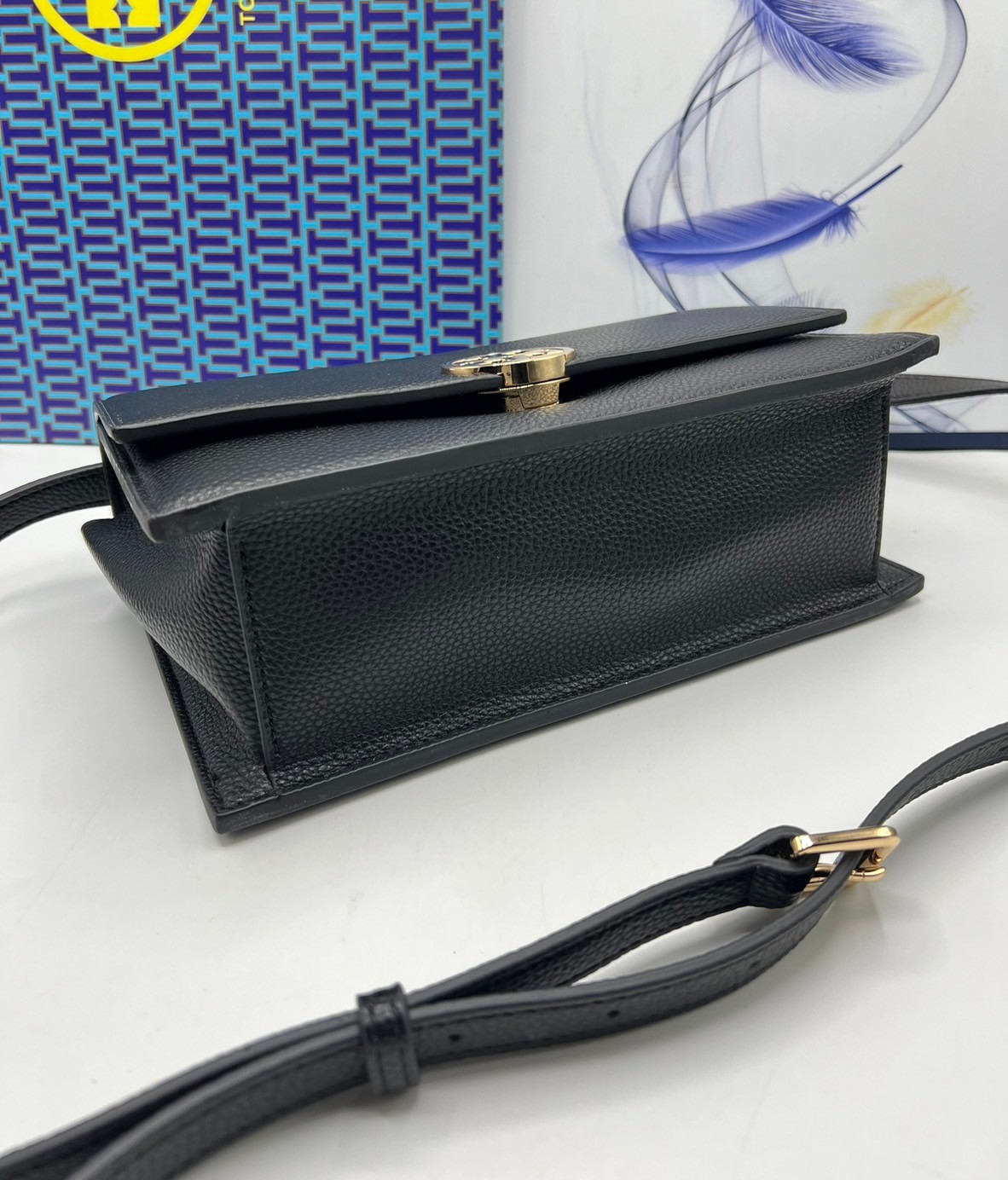 TORY BURCH MILLER LEATHER SHOULDER BAG กระเป๋าสะพายสวยหรู ผู้ดีทุกสี สายถอดได้ ถือเป็นคลัชได้ เกรดออริ สลับแท้ 1:1 ใช้งานต่างประเทศได้