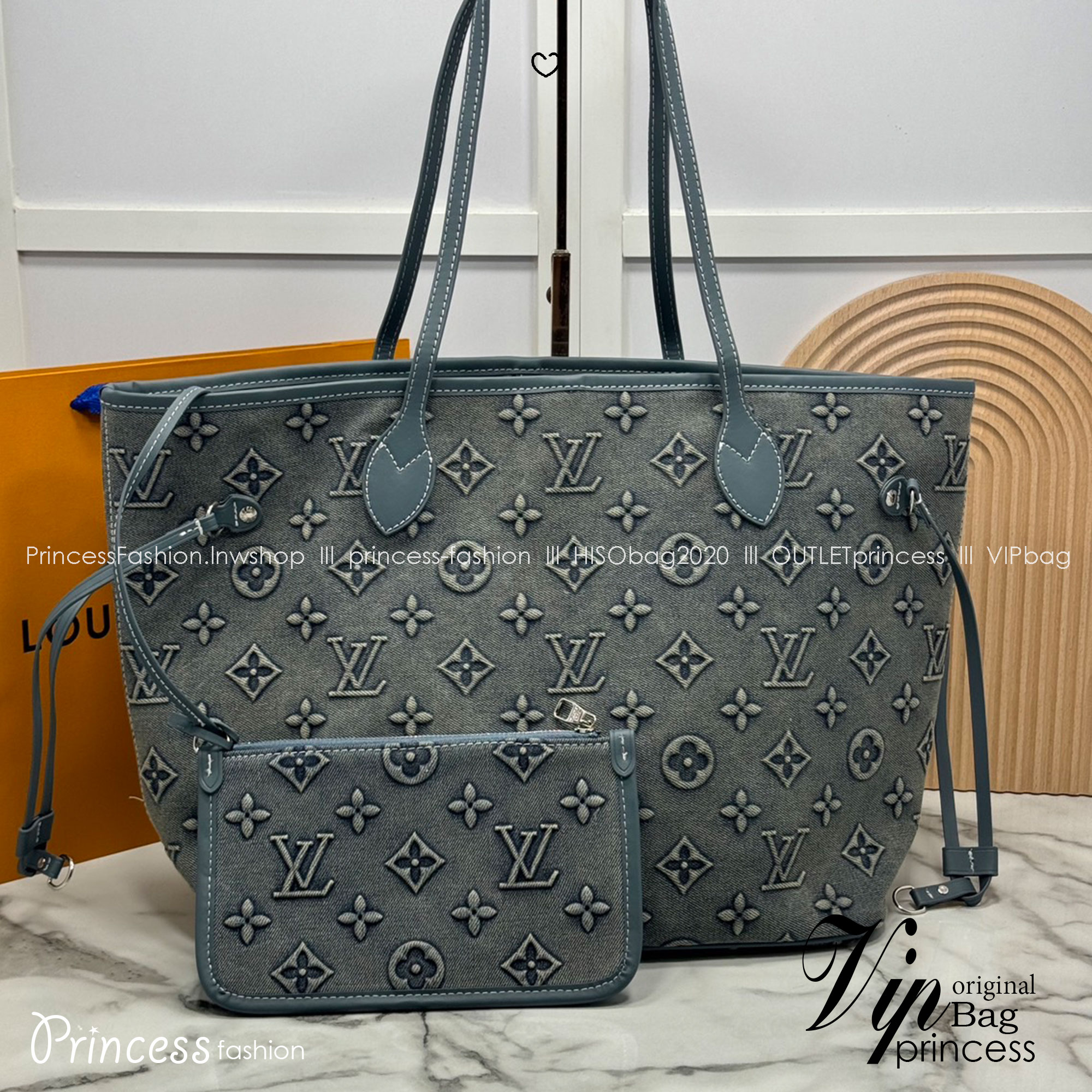 LV Neverfull MM Denim Tote Bag กระเป๋าสะพายทรงโท้ทเดนิมลายโมโนแกรมปั้มนูน พร้อมใบเล็กเข้าชุด ภายในโล่งกว้างมาก สะพายไปเที่ยวต่างจังหวัดคือดีงามมากจ้า หรือจะสะพายไปทำงาน ไปต่างประเทศก็สะดวก จัดไป!