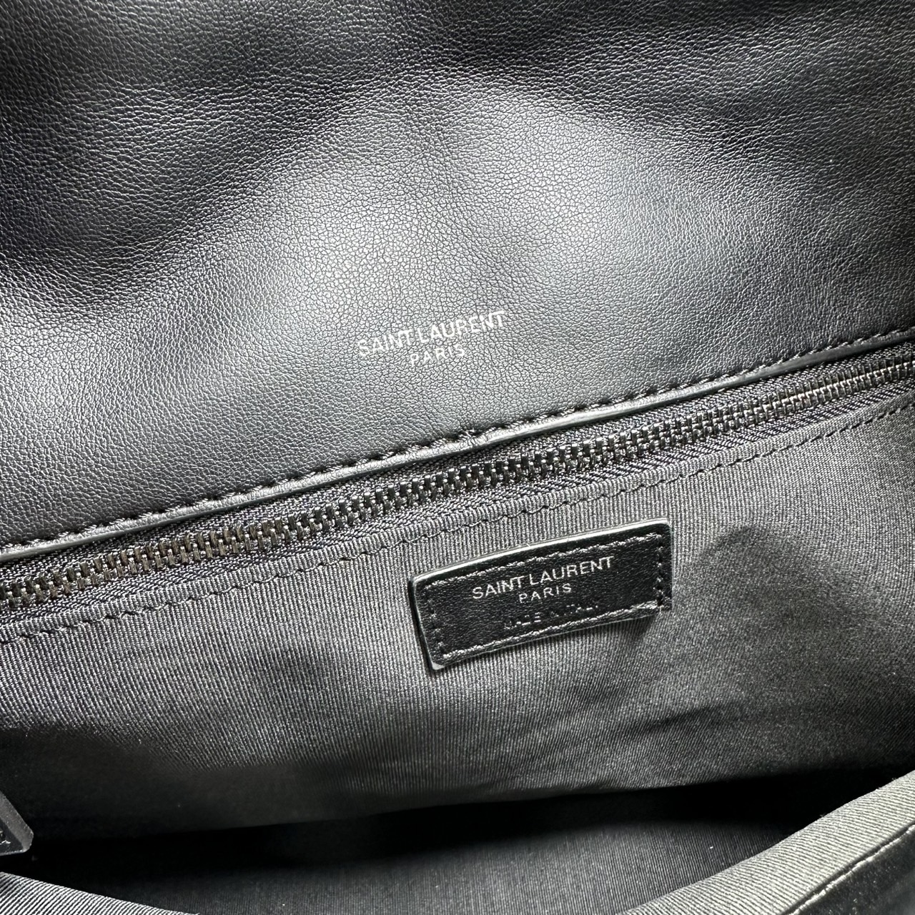 ORI หนังแท้ | 32cm YSL PUFFER Medium in Nappa leather กระเป๋าสะพายรุ่นยอดนิยม ทรงสวย ใช้ได้บ่อยไม่มีเบื่อ วัสดุหนังสัมผัสนิ่มมือ ดีไซน์เรียบหรู ดูแพง สะพายได้หลากหลาย