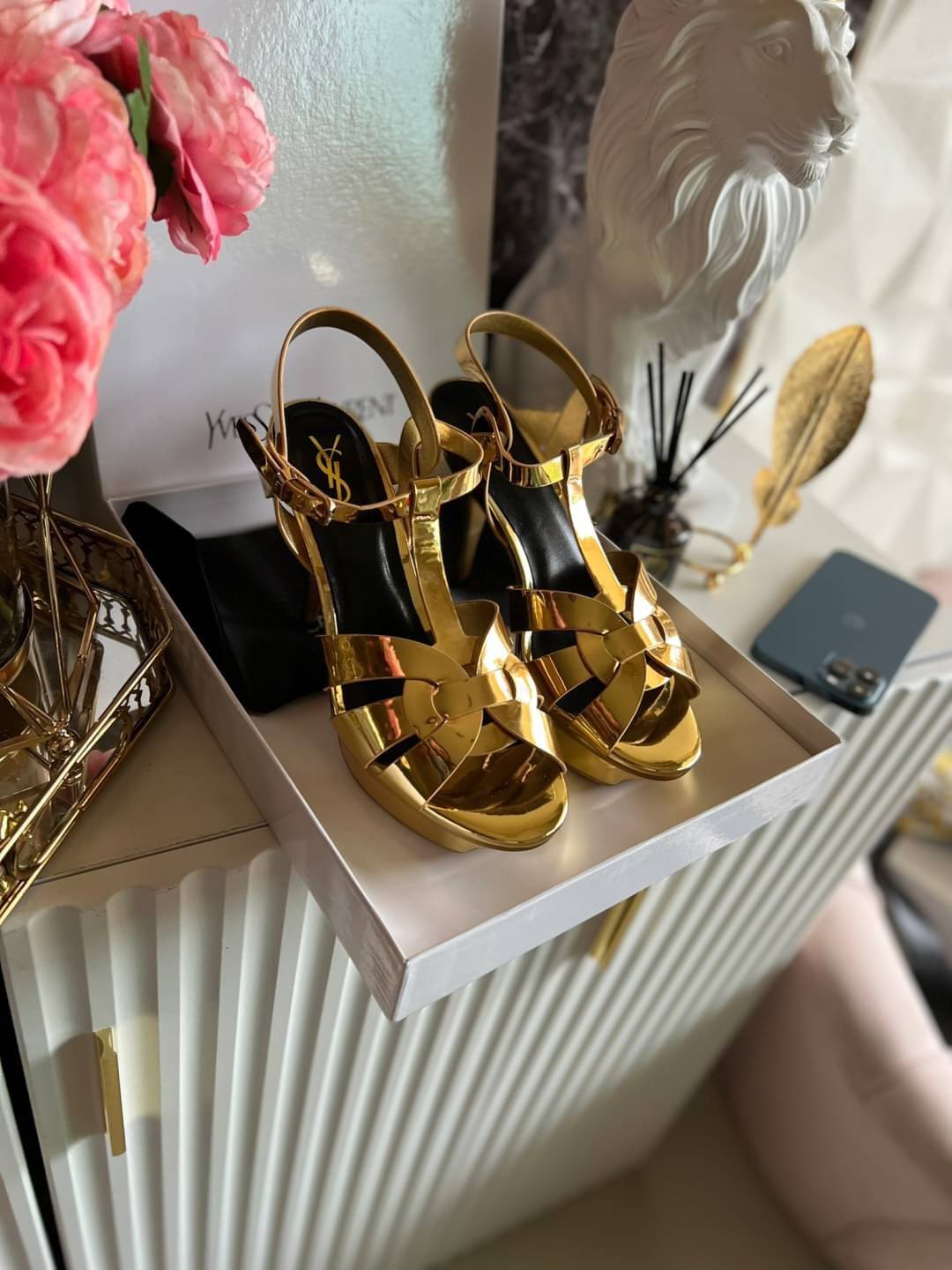 YSL TRIBUTE HEEL / SAINT LAURENT TRIBUTE HEEL / YSL HIGH HEEL เกรดออริจินอล รองเท้าส้นสูงแบรนด์หรู ที่สาวๆ ทุกคนควรมี ไว้ออกงานหรือใส่ทำงานได้ คู่นี้คือปังได้ตลอดกาล เพิ่มความสูงเพรียว สวยหรูมากค่ะ