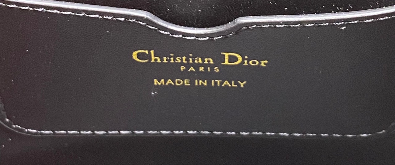 DIOR SMALL BOSTON BAG Black Box Calfskin / DIOR Box Bag พร้อมส่ง กระเป๋าสะพายทรงกล่อง New for Winter 2023 คอลผู้ดี สวยหรู ตอบโจทย์และแมทช์ได้กับทุกลุคทุกสไตล์