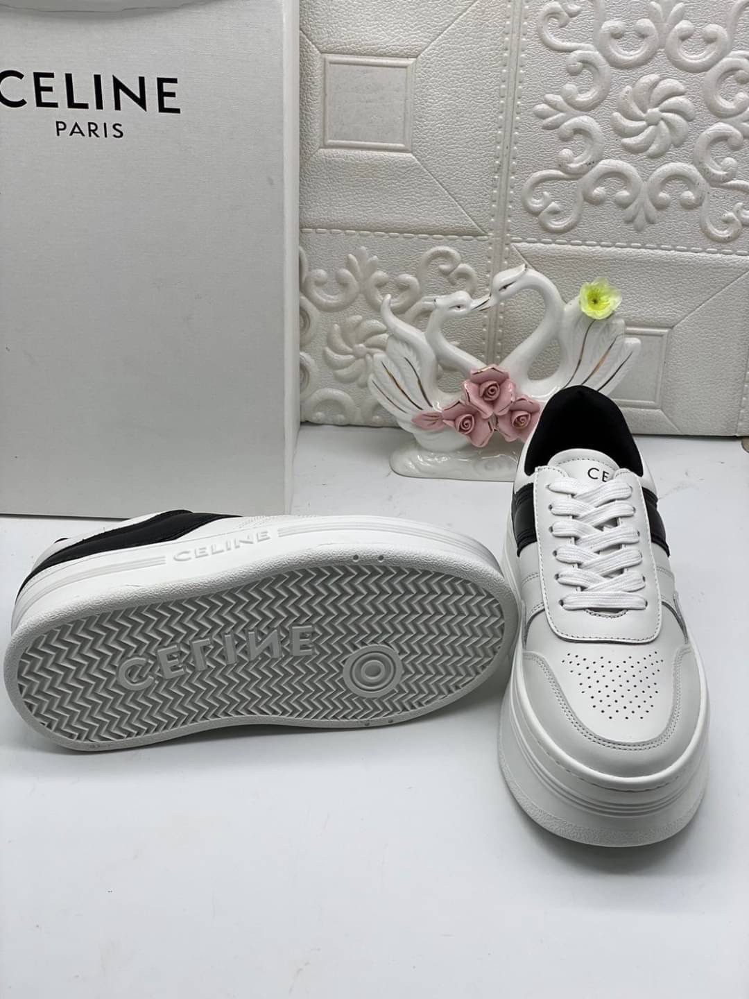 CELINE SNEAKERS / CELINE BLOCK SNEAKERS WITH WEDGE OUTSOLE IN CALFSKIN เกรดออริ สลับแท้ (พร้อมส่งที่ไทย) ใช้งานต่างประเทศได้ หนังสวยลายพิมพ์คมชัด ภาพถ่ายจากงานจริง