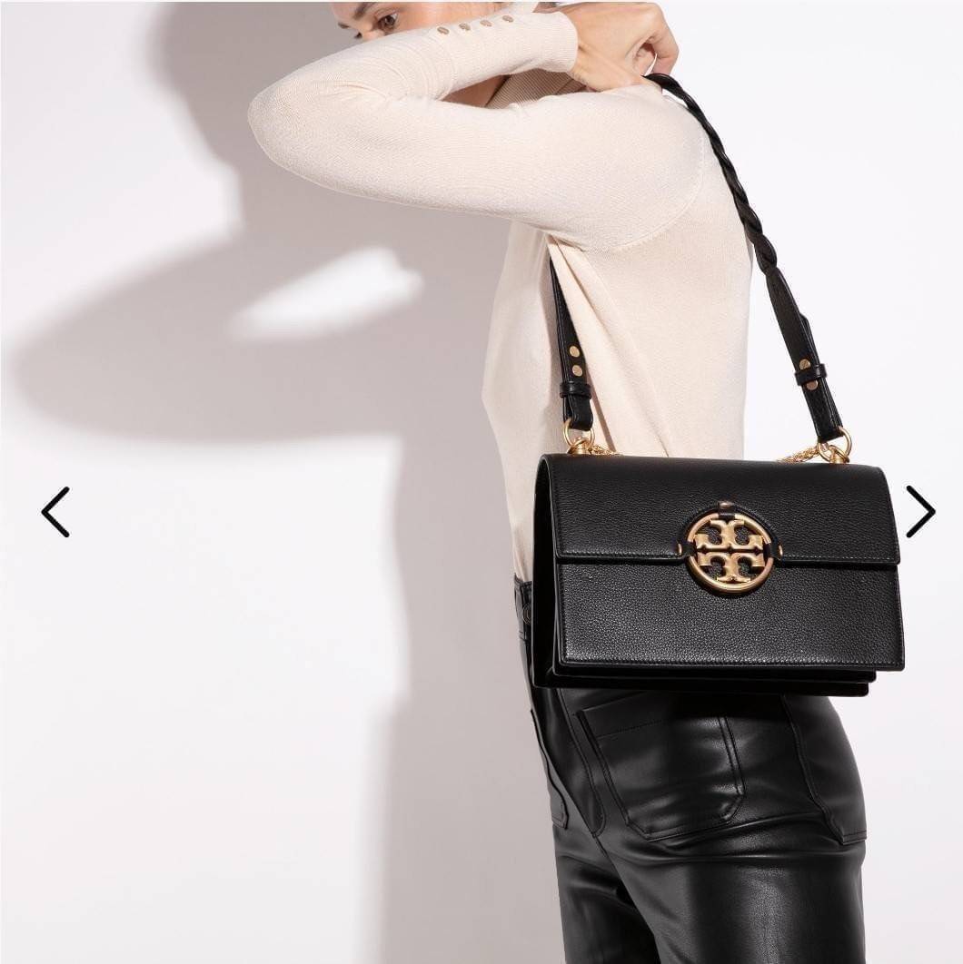 TORY BURCH MILLER SHOULDER BAG รุ่นยอดนิยม รุ่นหายาก รุ่นที่สาวๆตามหา ใบนี้เลย!! สวยหรู ผู้ดีทุกสี กระเป๋าสะพายไหล่ ดีไซน์อยู่ทรง คลาสสิคแฝงความหรูด้วยโลโก้สีทองอร่ามโดดเด่น