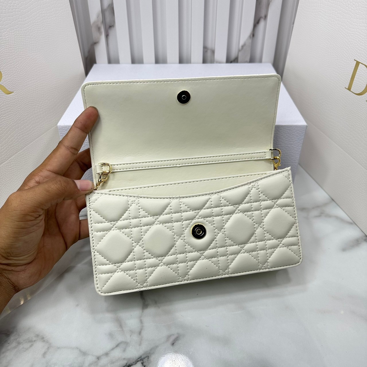 8.5" DIOR My Dior Mini Bag / Dior Clutch Bag กระเป๋าสะพายทรงคลัชทันสมัย หรูหราสง่างาม จะถือหรือสะพายก็ดูดีมีระดับ เกรดออริ 1:1 ใช้งานต่างประเทศได้