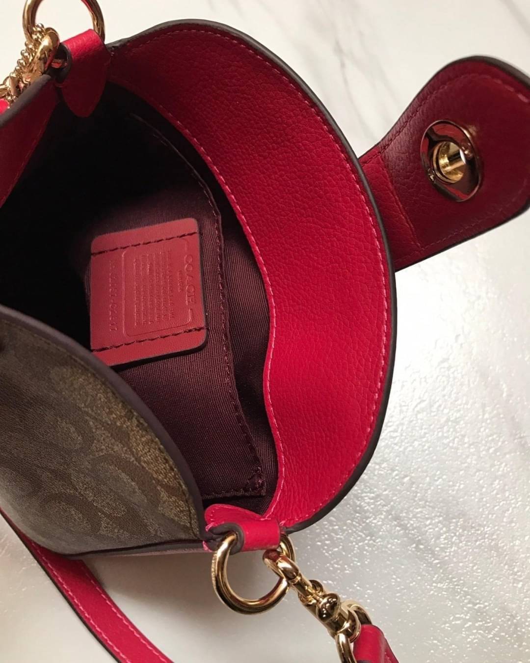 COACH DEMPSEY TOTE IN SIGNATURE CANVAS WITH HEDGEHOG PRINT 🦔 ((CC769)) เม่นเต้นรำ สวย น่ารัก มากๆค่ะ ใหม่กันต่อ ไปสวยกันให้สุดค่ะ! กับกระเป๋าทรงTOTE รุ่นใหม่ล่าสุด 🌟จุดเด่นของรุ่นนี้คือปริ้นท์ลายเม่นเต้นรำทั้งใบ น่ารักน่าเอ็นดูมากๆค่ะ เปิด