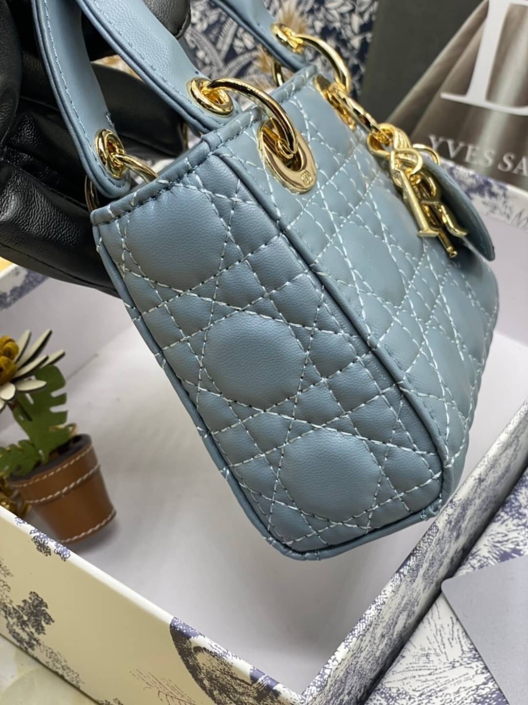 VIP 】หนังแท้ CHRISTIAN DIOR MICRO LADY DIOR BAG Cannage Lambskin