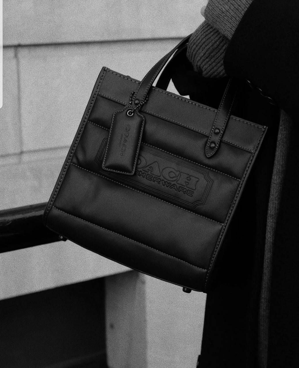 COACH CASUAL STYLE STREET STYLE 2WAY PLAIN LEATHER ELEGANT STYLE (C6958 C6852) 🌺 ที่สุด! ของที่สุด!! กระเป๋าถือ กระเป๋าสะพายรูปทรงสุดฮิต สุดคลาสสิค รุ่น UNISEX ที่ชิคๆ สบายๆ ได้ทั้งชายและหญิง// วัสดุหนังแท้ทั้งใบ ตัดเย็บด้วยหนังเนื้อนุ่มพิเศษ หนา 