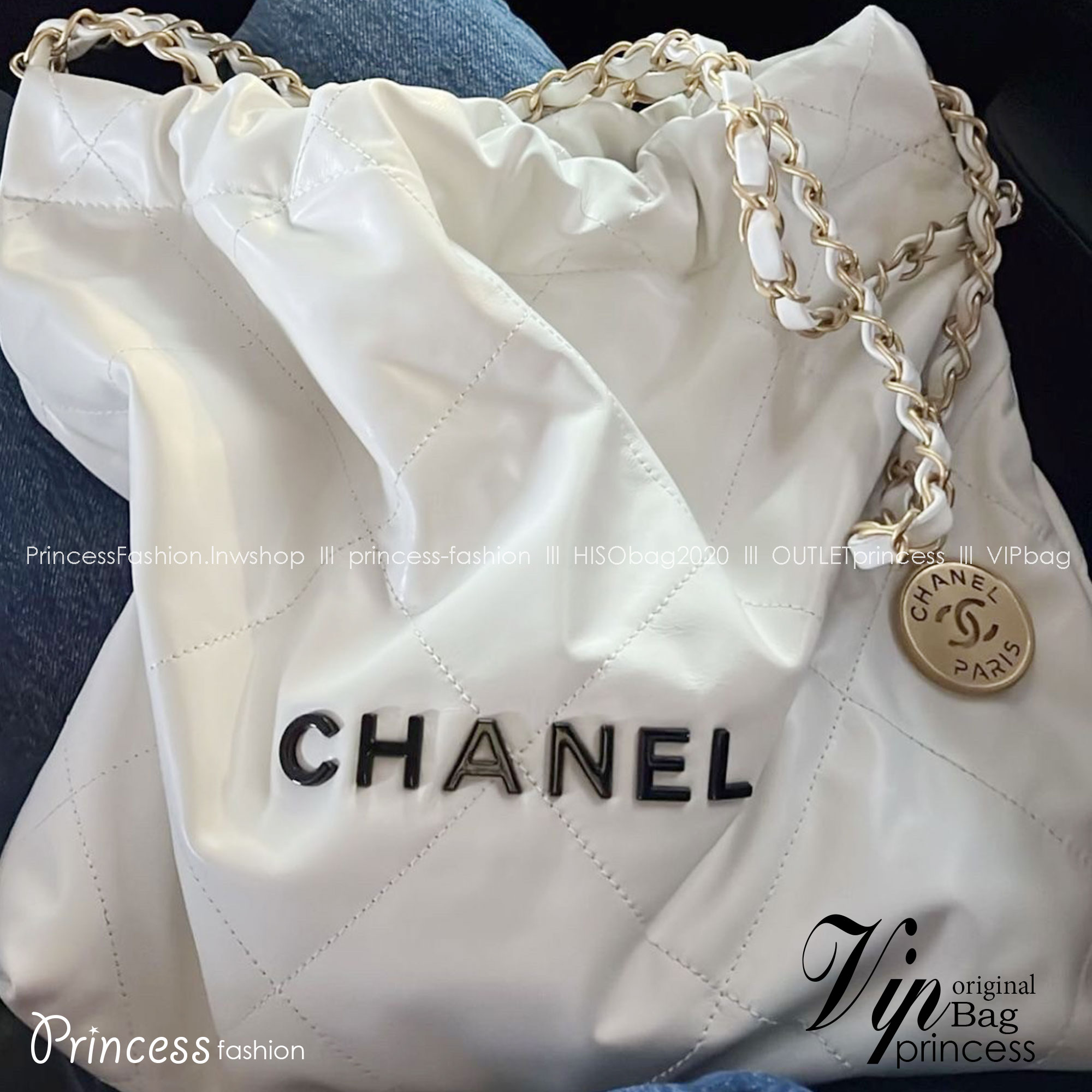 CHANEL 22 LEATHER HANDBAG พร้อมส่ง 2 สี ทรงยอดฮิตในปี 2023 กระเป๋าหิ้วหรือคล้องไหล่ได้ หนังอย่างดี หนังนิ่มมากๆ ยืดยุ่นได้ดีมีความทนทาน