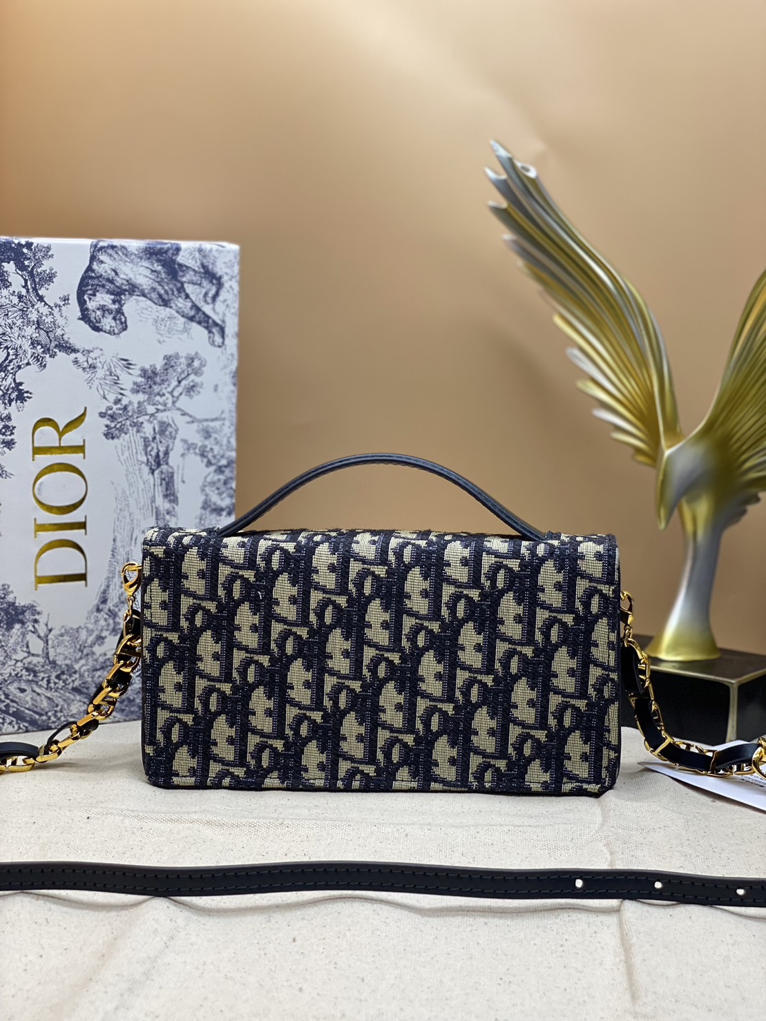 CD SIGNATURE MINI BAG Blue Oblique Jacquard / DIOR Clutch Bag พร้อมส่ง กระเป๋าสะพายทรงคลัท New for Winter 2023 คอลผู้ดี สวยหรู โดดเด่น ราคาสุดคุ้มพร้อมอุปกรณ์ครบ ไม่อยากให้พลาดน้า