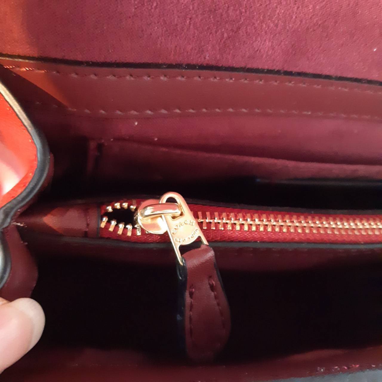 COACH TILLY SATCHEL 23 IN SIGNATURE CANVAS ((C1802//C1439/C1435)) กระเป๋า crossbody สวยหรู ขนาดใหม่ พร้อมสีมาใหม่!! ดีไซน์ย้อนยุค วัสดุหนังแคนวาสเคลือบลายสลับหนังแท้ มาพร้อมหูจับในตัว และสาย crossbody ปรับได้ตามตัว เปิด-ปิดด้วยตัวบิดล็อค ภายในโล่ง บุกำมะห