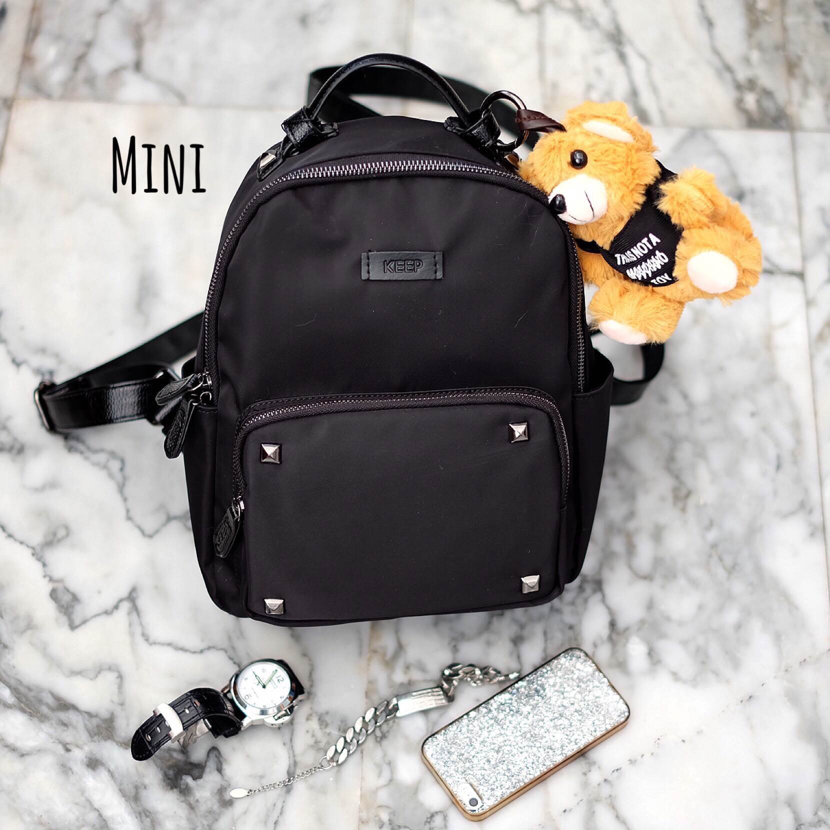 ใหม่ล่าสุด !!! เป้ไนล่อน แบรนด์ KEEP รุ่น Keep classic nylon backpack รุ่นนี้ถือเป็นรุ่นขายดีที่สุดของแบรนด์เลย จุดเด่นที่ กระเป๋า ผ้าไนล่อน น้ำหนักเบา ดีไซด์ ทันสมัย เข้าได้กับทุกชุด สายสะพายเป็นหนังอย่างดี ทนคะ สะพายสบายไหล่คะ ตัวกระเป๋ามีช่องเก็บของจุก