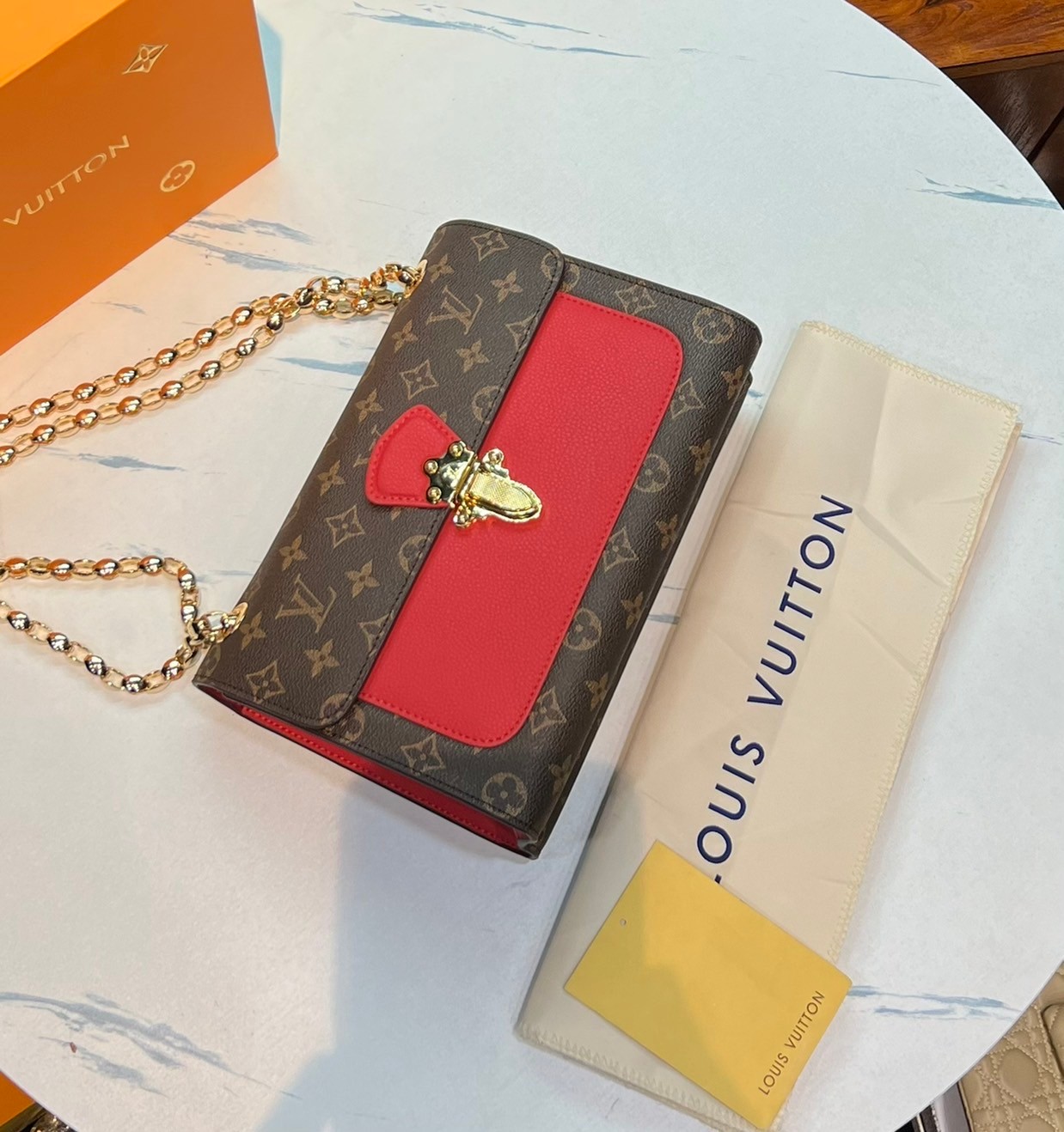 หนังแท้ LOUIS VUITTON VICTOIRE BAG พร้อมส่งที่ไทย