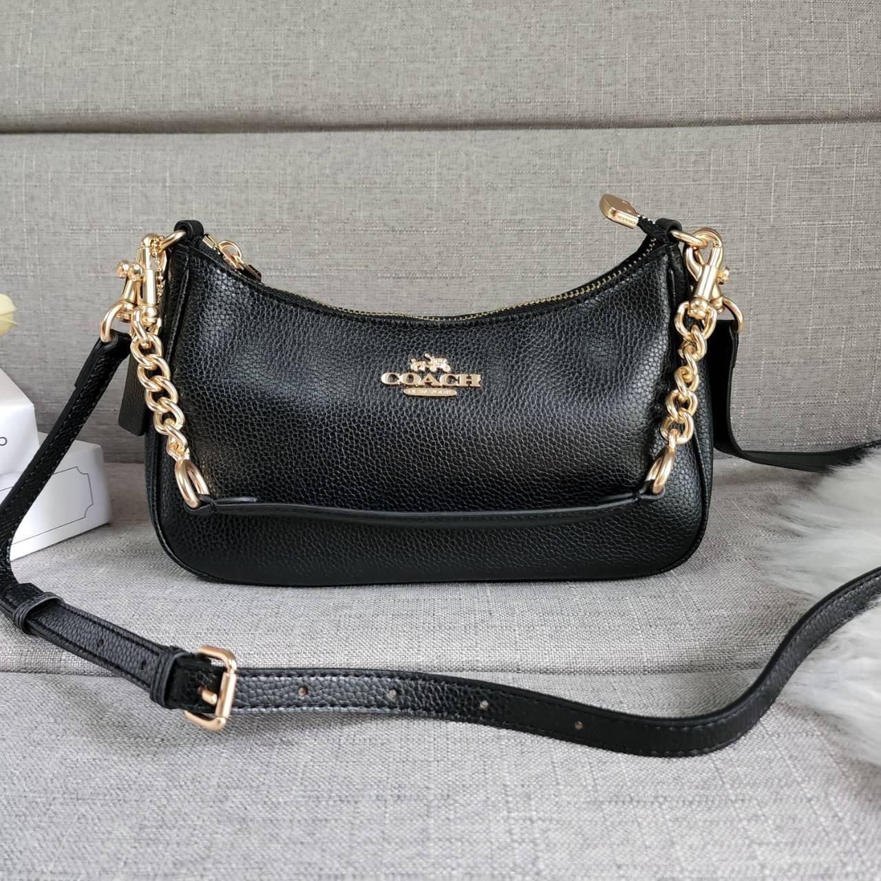 พร้อมส่งครบสี สวยทุกสีเลยค่า😘 ((CA173//CA209//CA548)) COACH TERI SHOULDER BAG 🔹กระเป๋าทรงพอช ในรูปแบบหนังแท้ หนังนิ่มสวยมากค่ะ